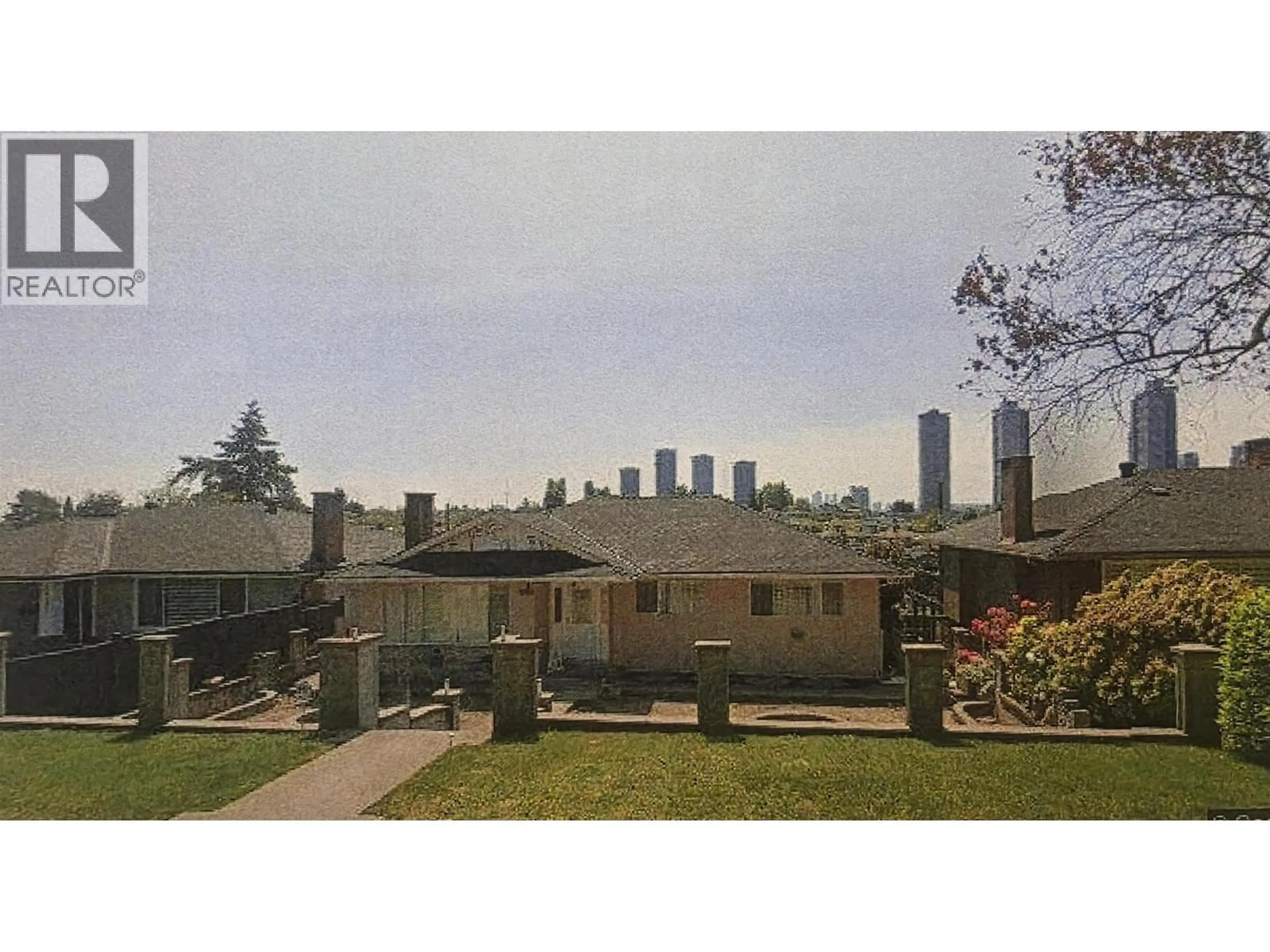 Unknown for 4734 PARKER STREET, Burnaby British Columbia V5C3E3