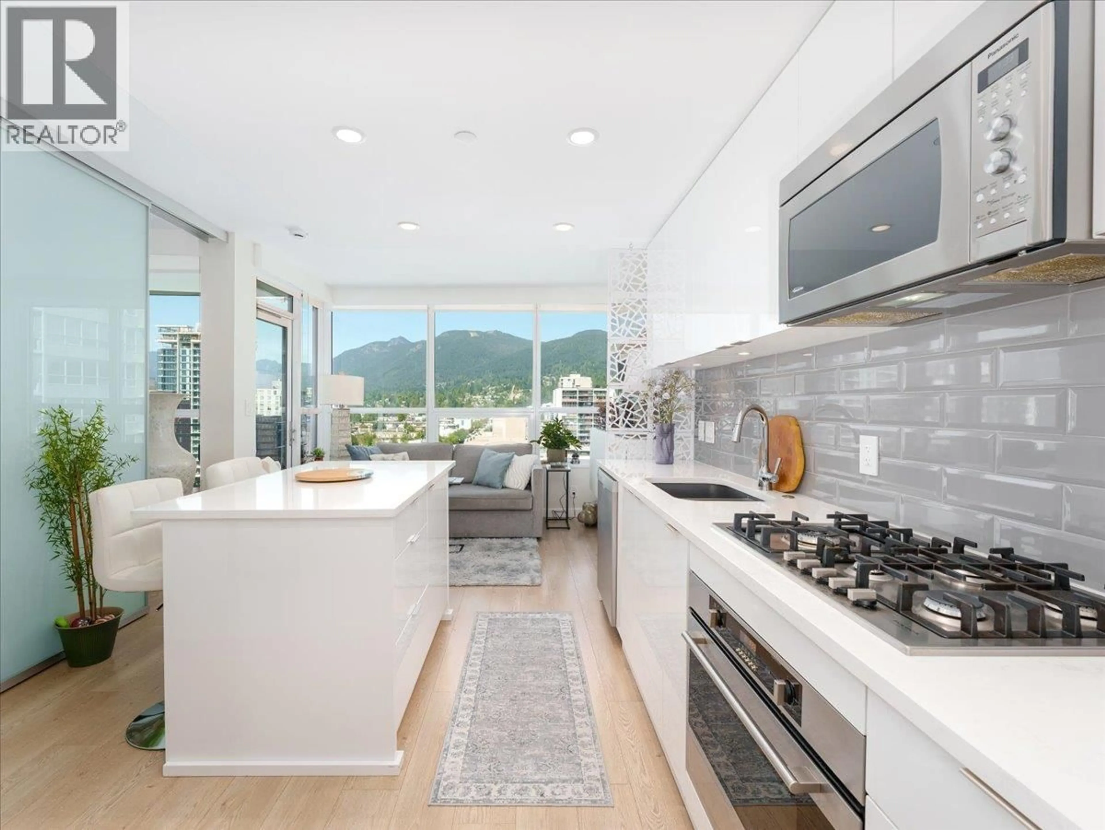 Contemporary kitchen, ceramic/tile floor for 1208 - 112 13TH STREET, North Vancouver British Columbia V7L0E4