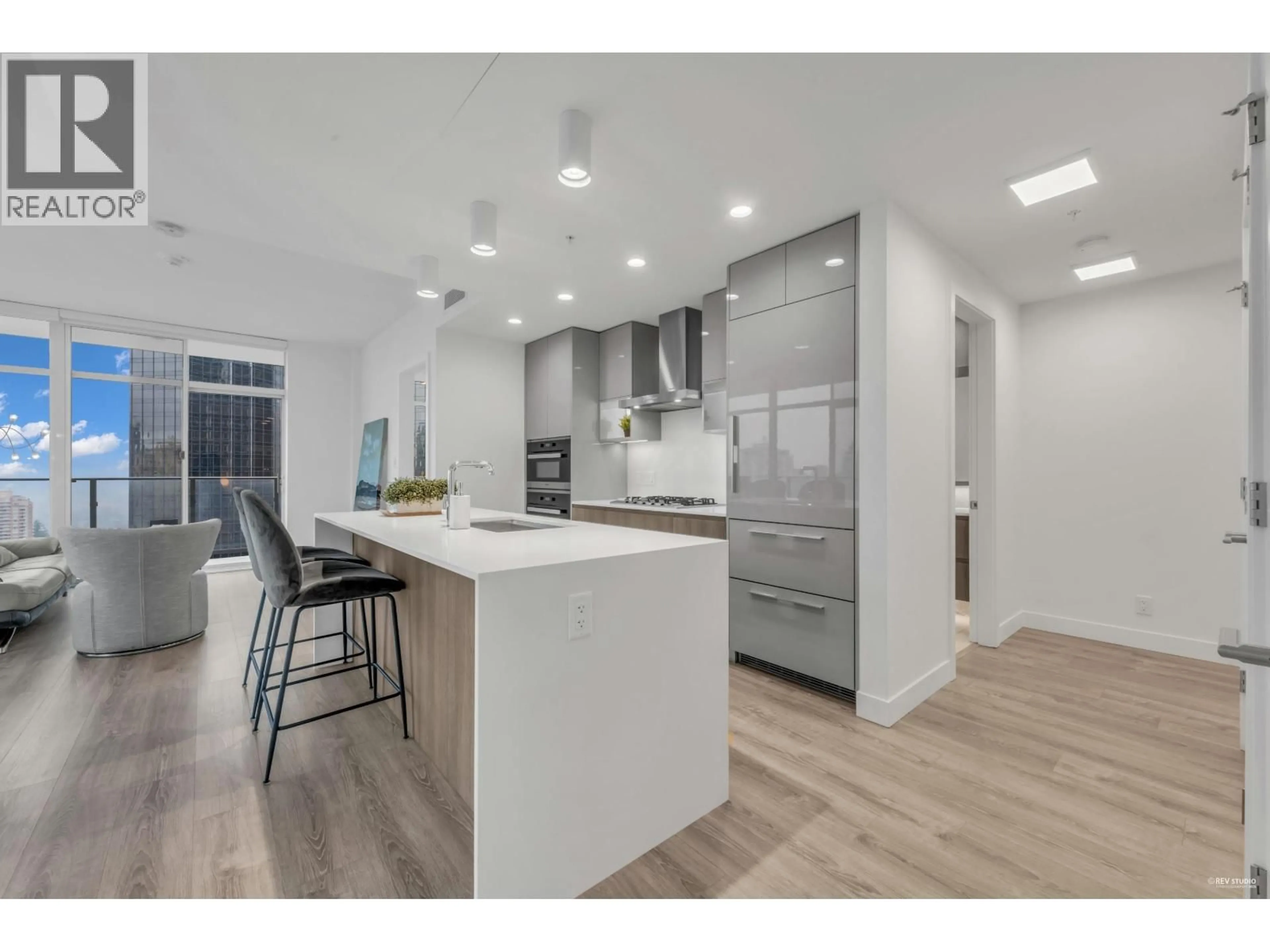 Open concept kitchen, unknown for 2008 - 6511 SUSSEX AVENUE, Burnaby British Columbia V5H0K5