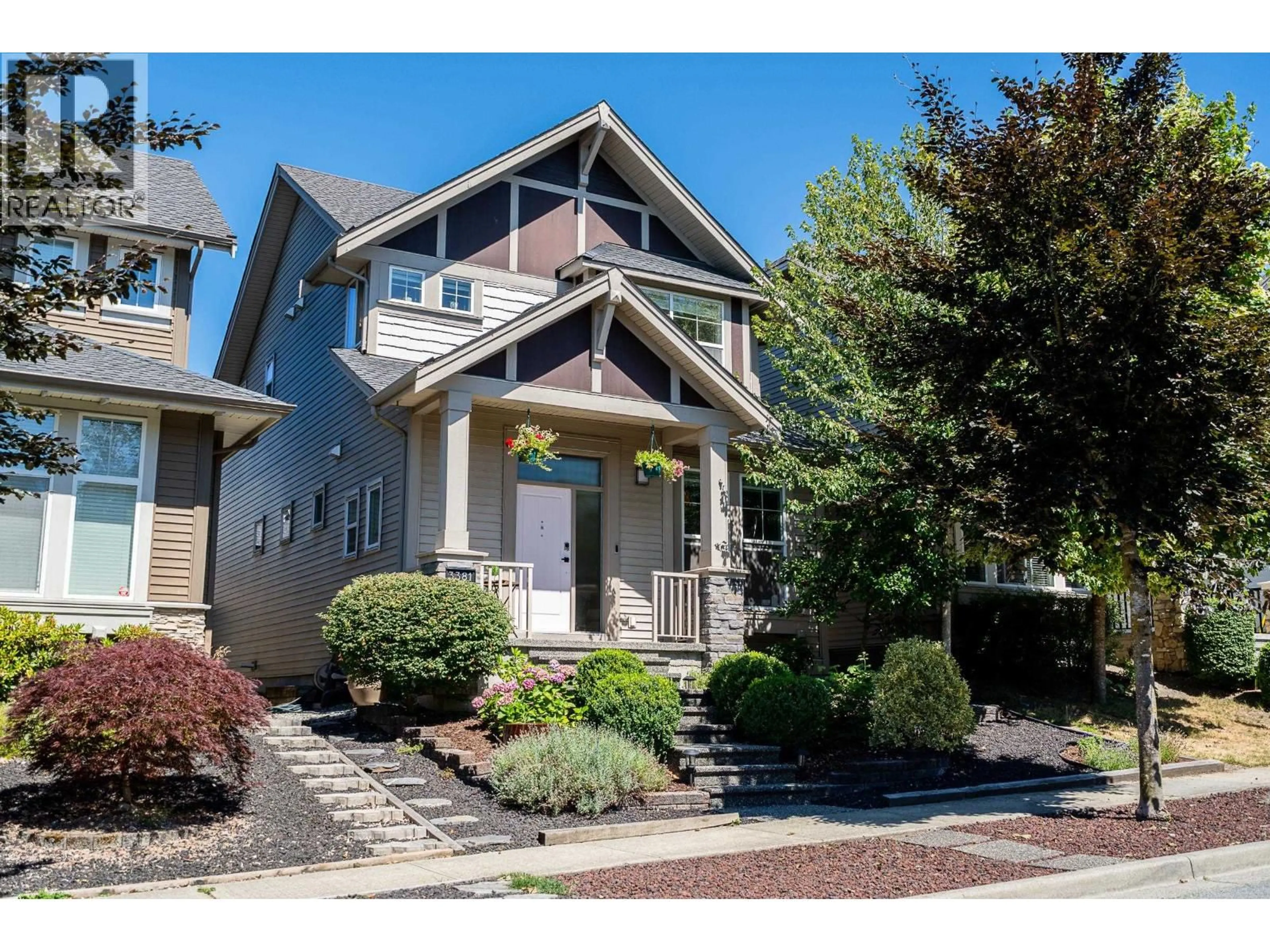 Home with vinyl exterior material, street for 3381 WATKINS AVENUE, Coquitlam British Columbia V3E0B3