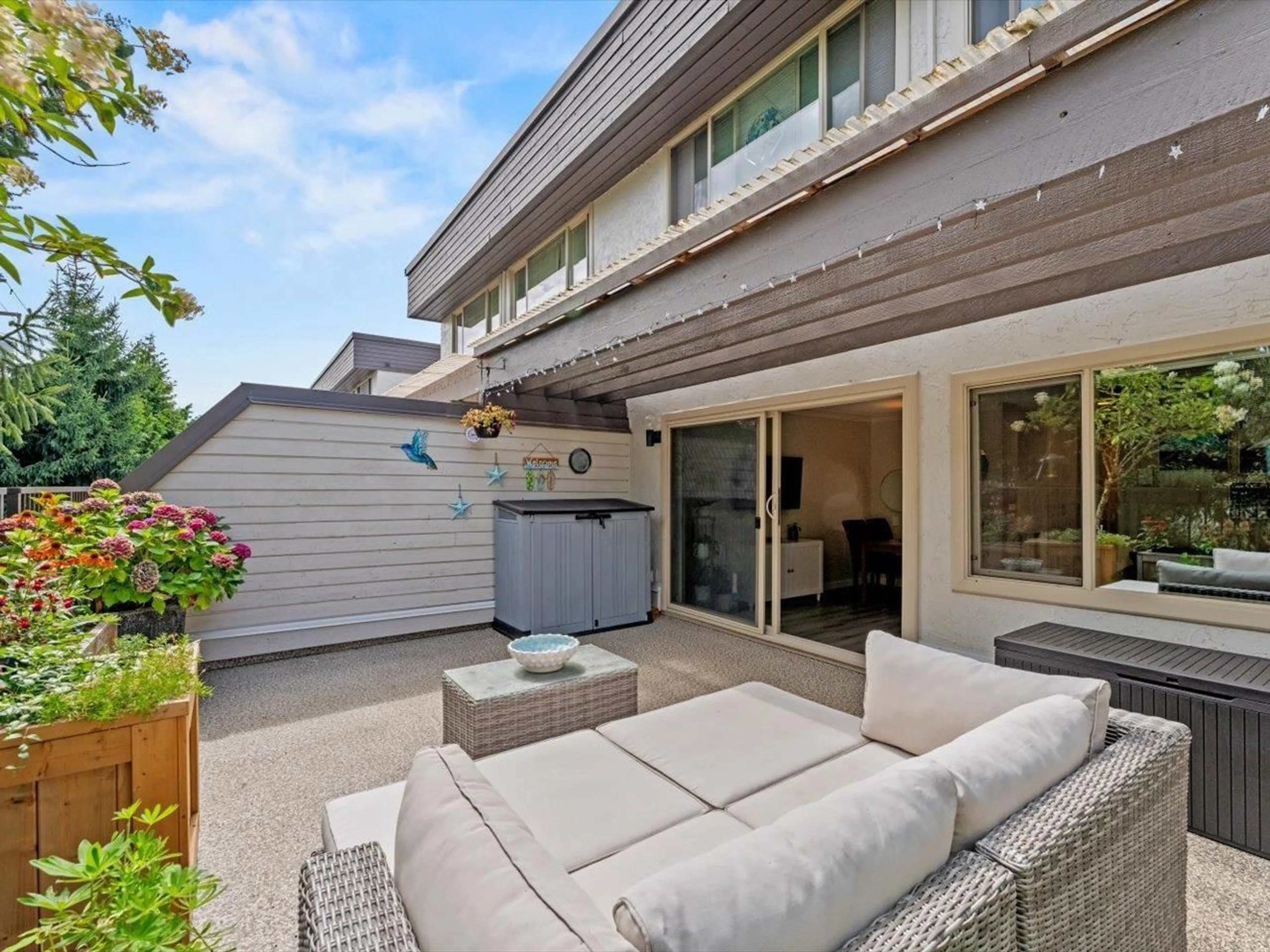 Patio, street for 1483 MERKLIN, White Rock British Columbia V4B4C4