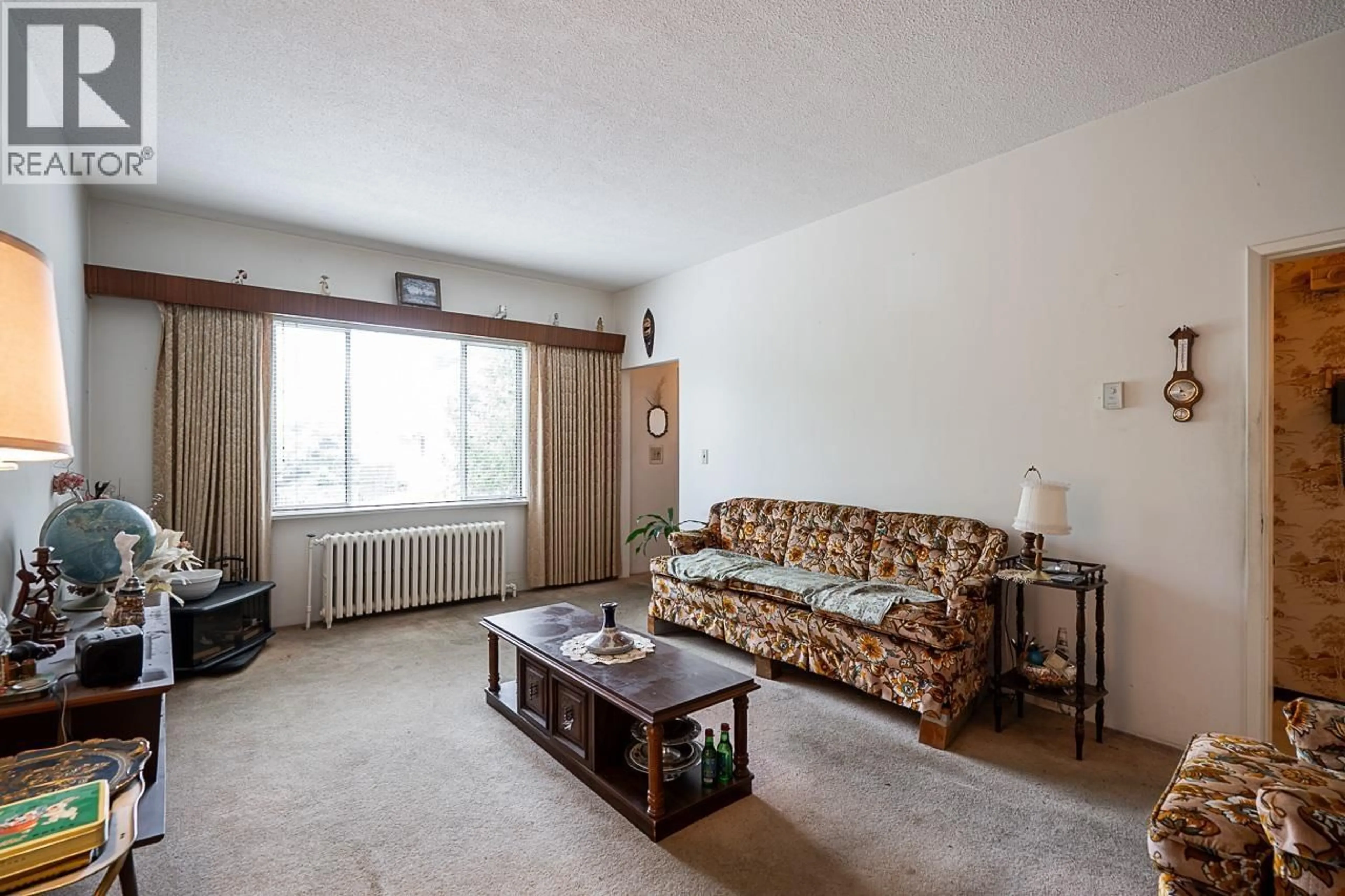 Living room with furniture, unknown for 2554 DUNDAS STREET, Vancouver British Columbia V5K1P8