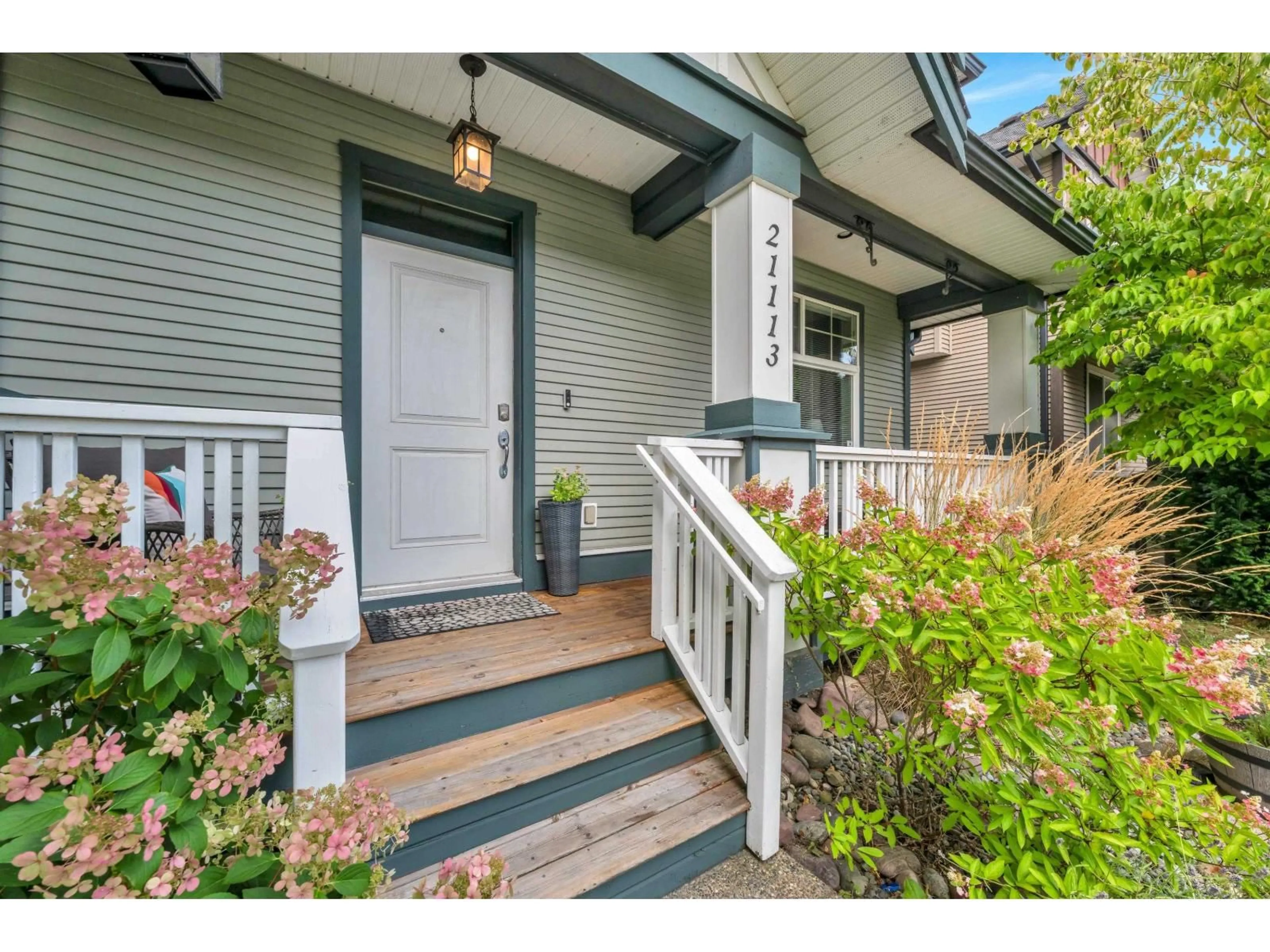 Indoor entryway for 21113 79A, Langley British Columbia V2Y0H3