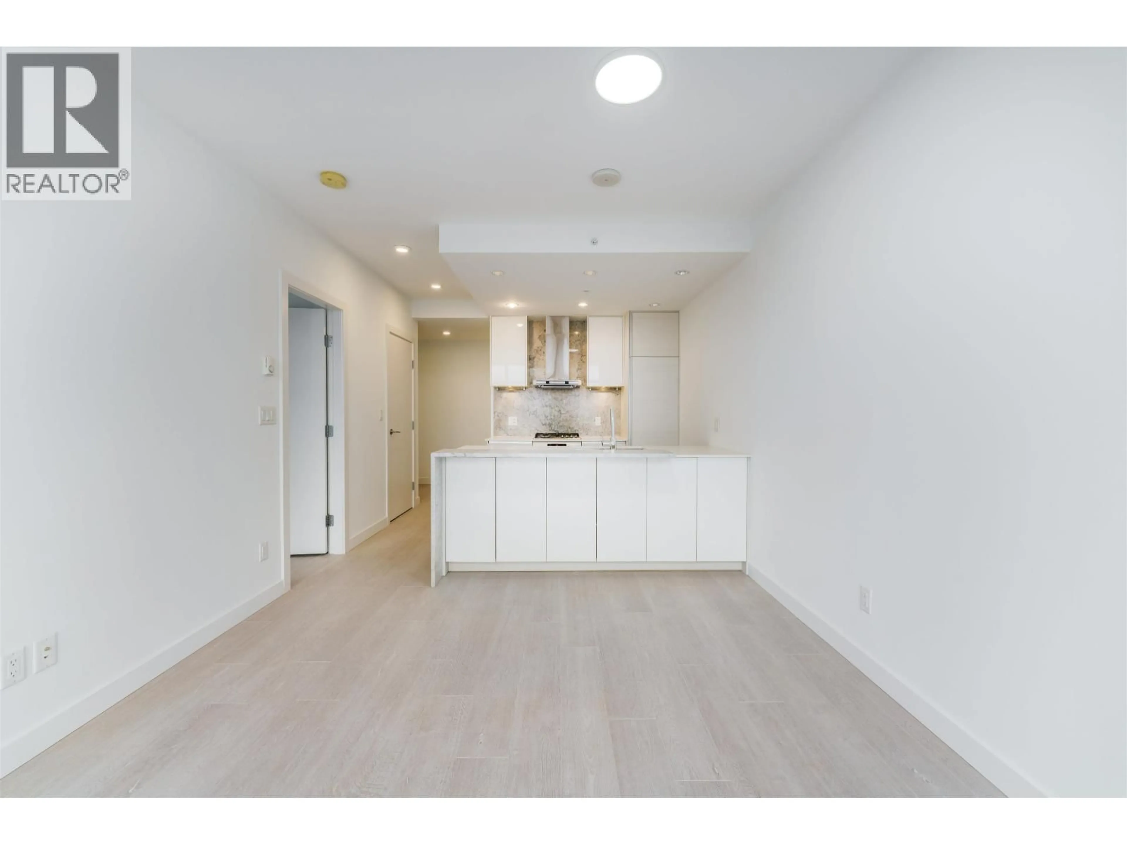 Standard kitchen, unknown for 3501 - 6098 STATION STREET, Burnaby British Columbia V5H0H4
