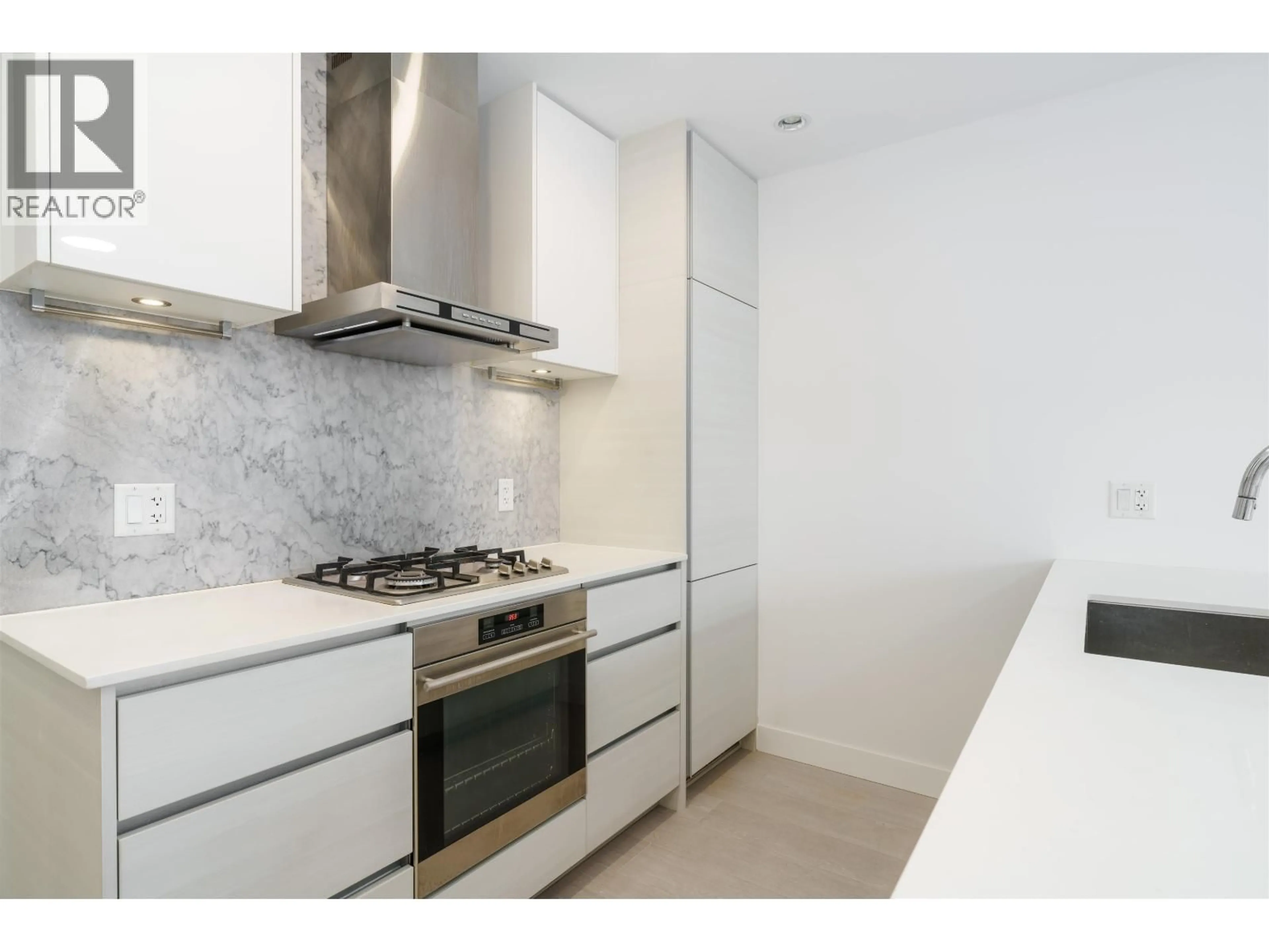 Standard kitchen, ceramic/tile floor for 3501 - 6098 STATION STREET, Burnaby British Columbia V5H0H4