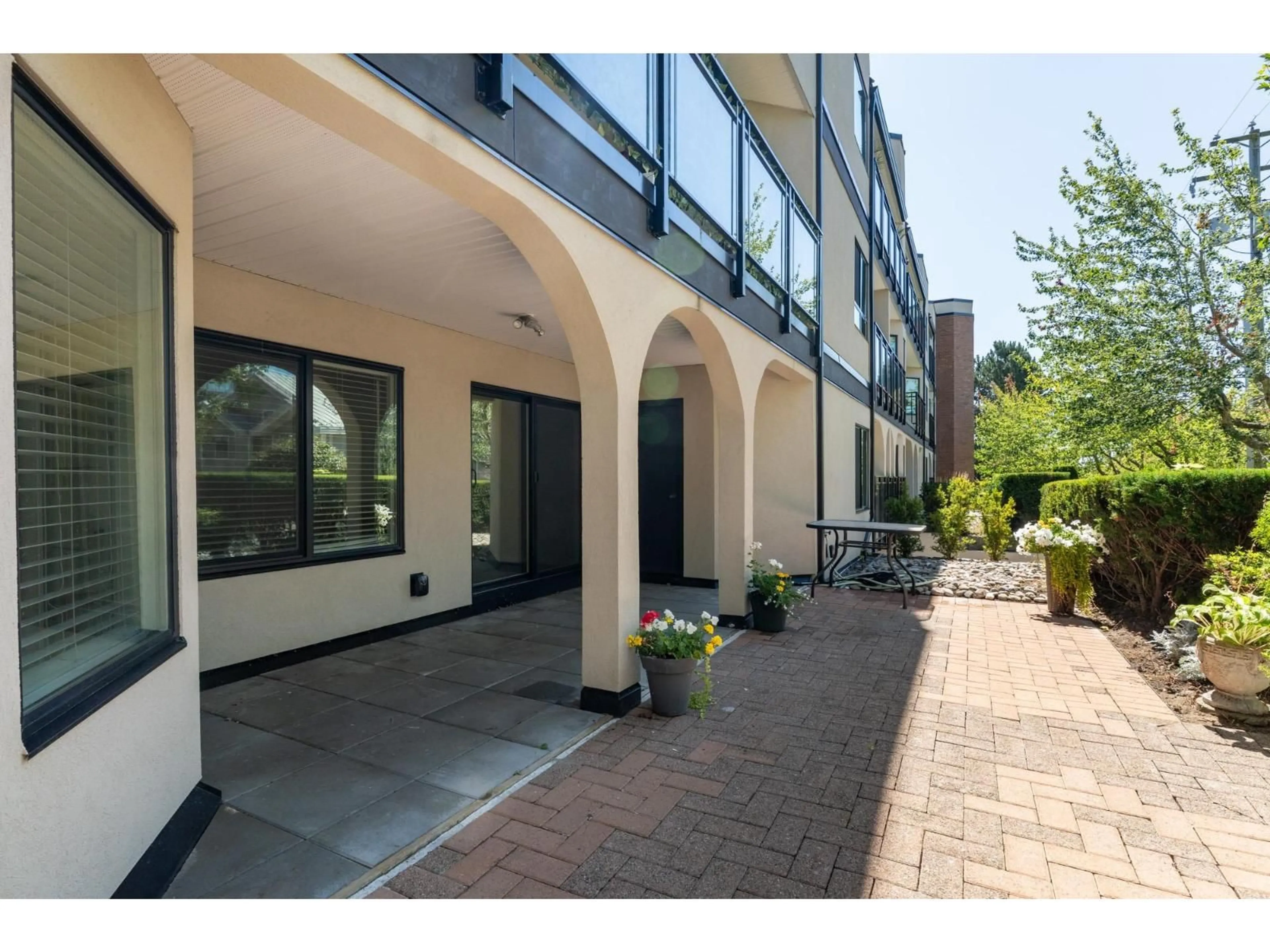 Patio, street for 205 - 1280 FIR, Surrey British Columbia V4B4B1