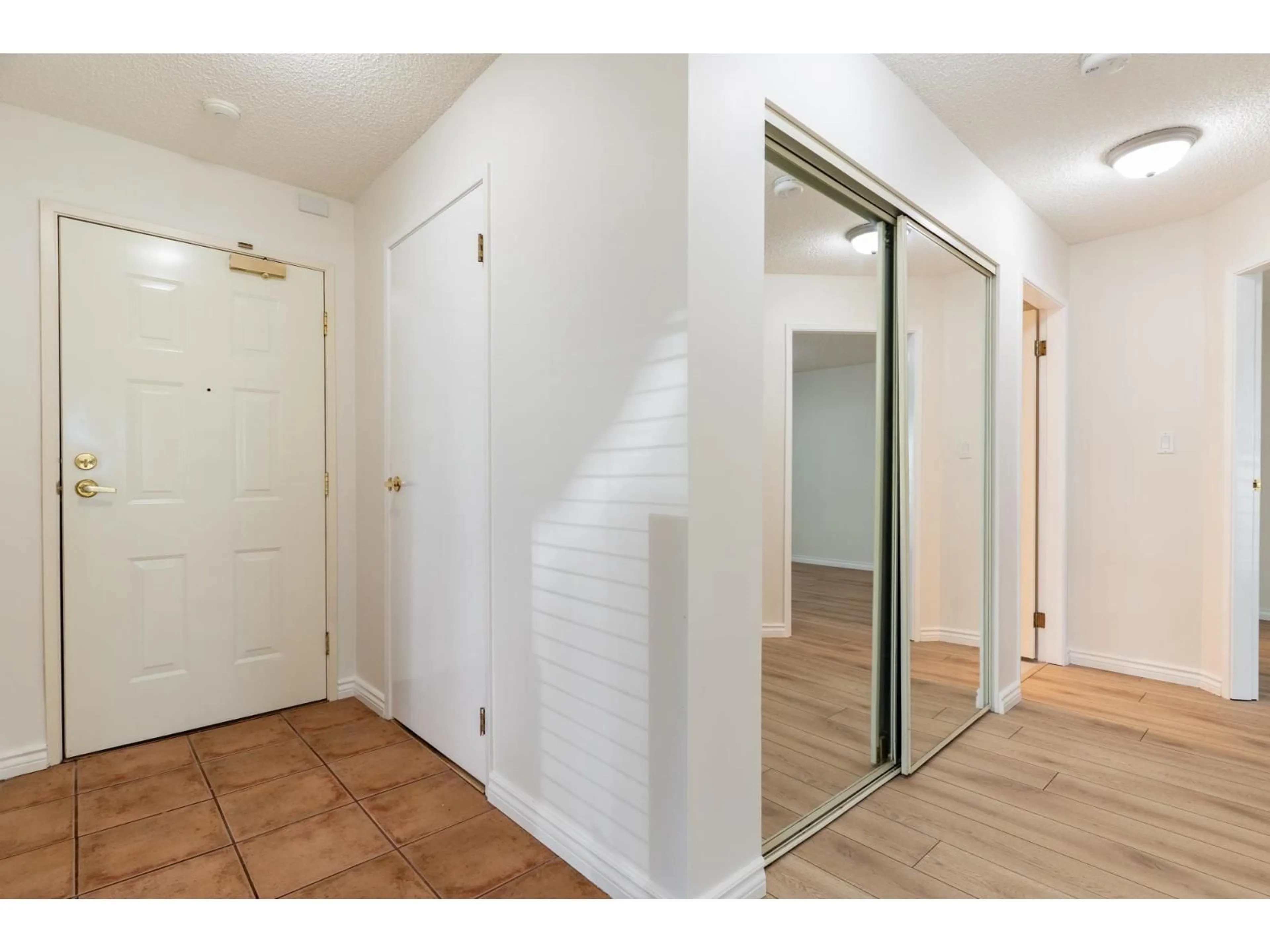 Indoor entryway for 205 - 1280 FIR, Surrey British Columbia V4B4B1