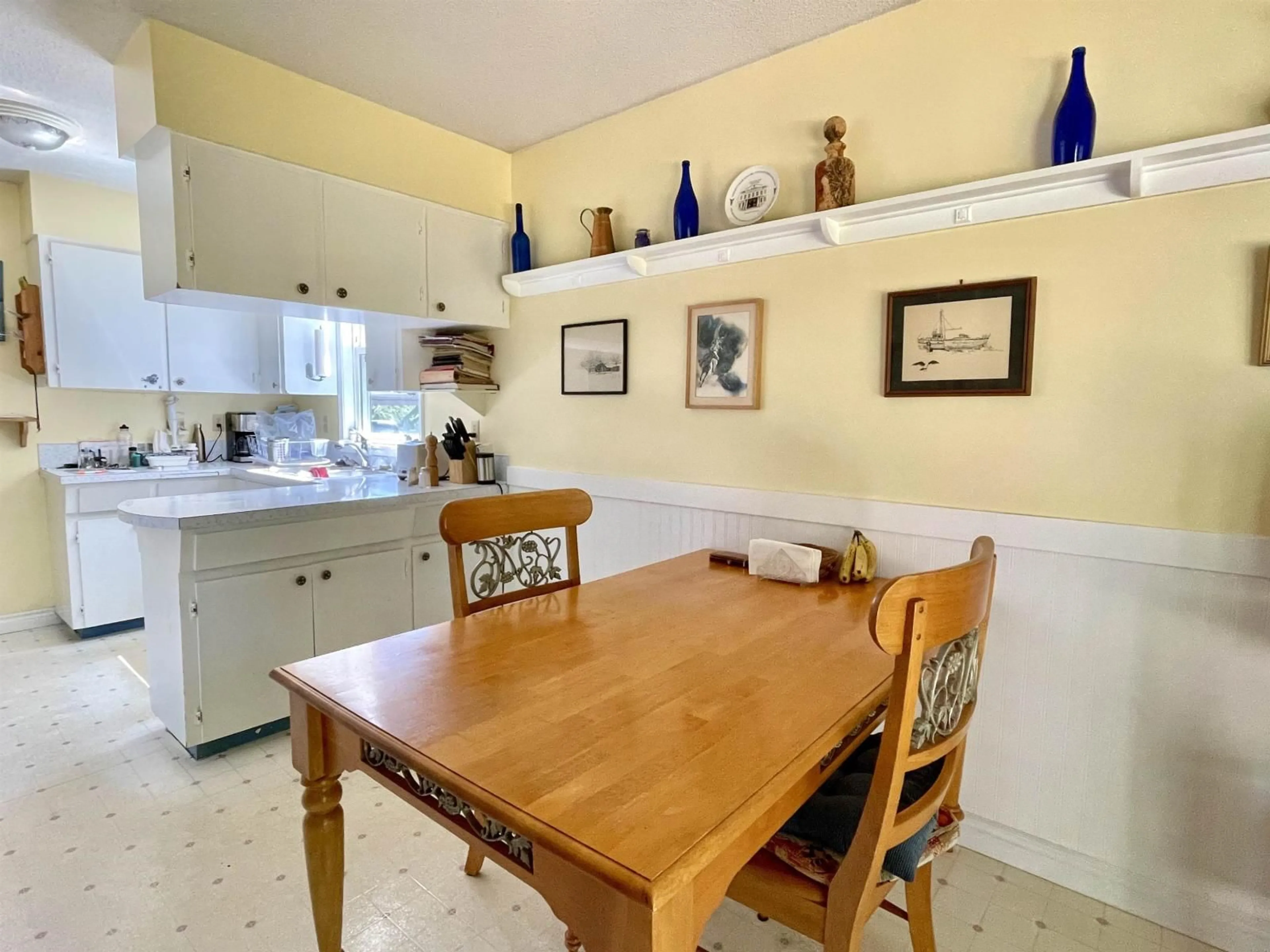 Dining room, unknown for 1421 129A, Surrey British Columbia V4A3Y8