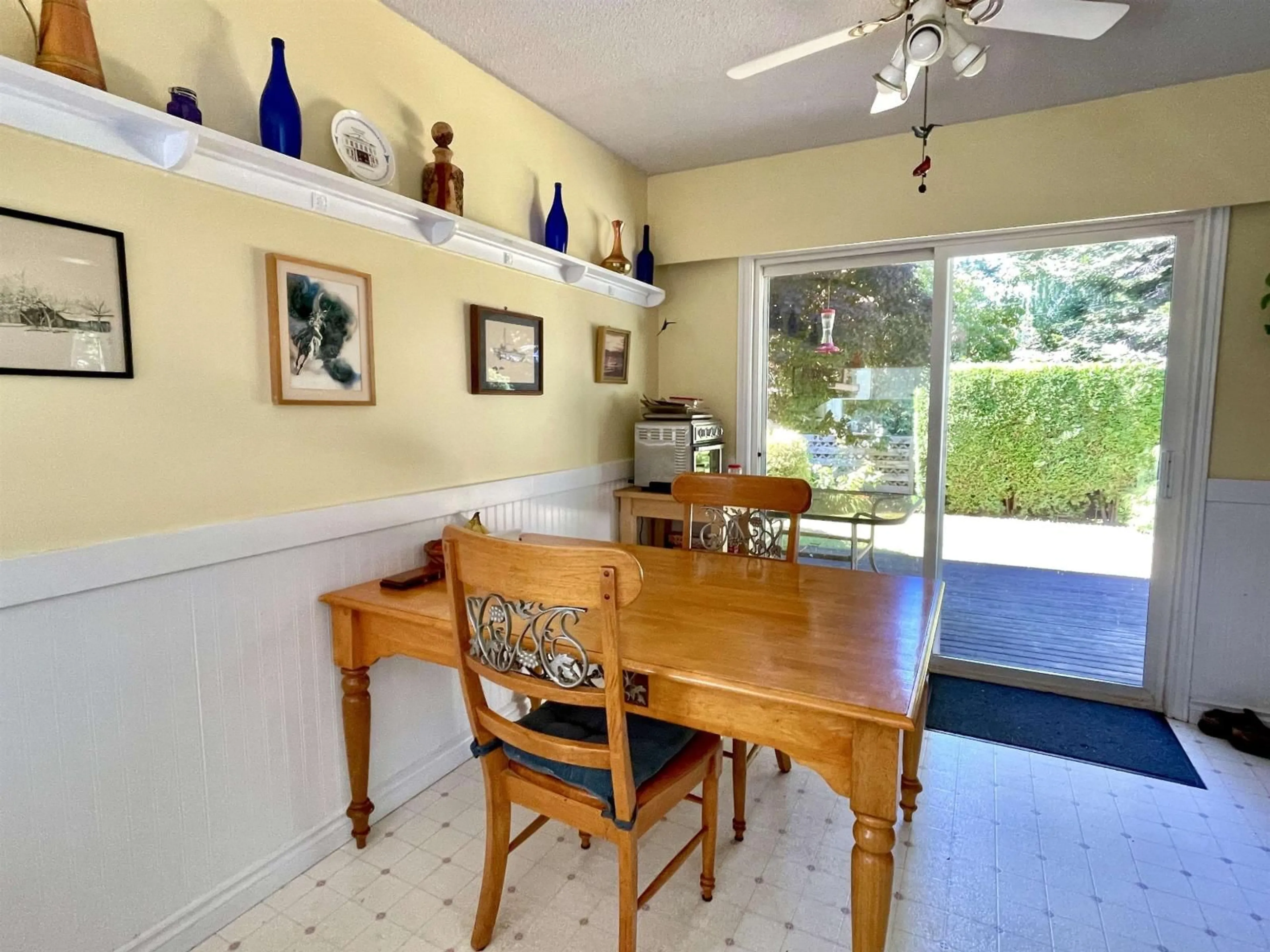 Dining room, unknown for 1421 129A, Surrey British Columbia V4A3Y8