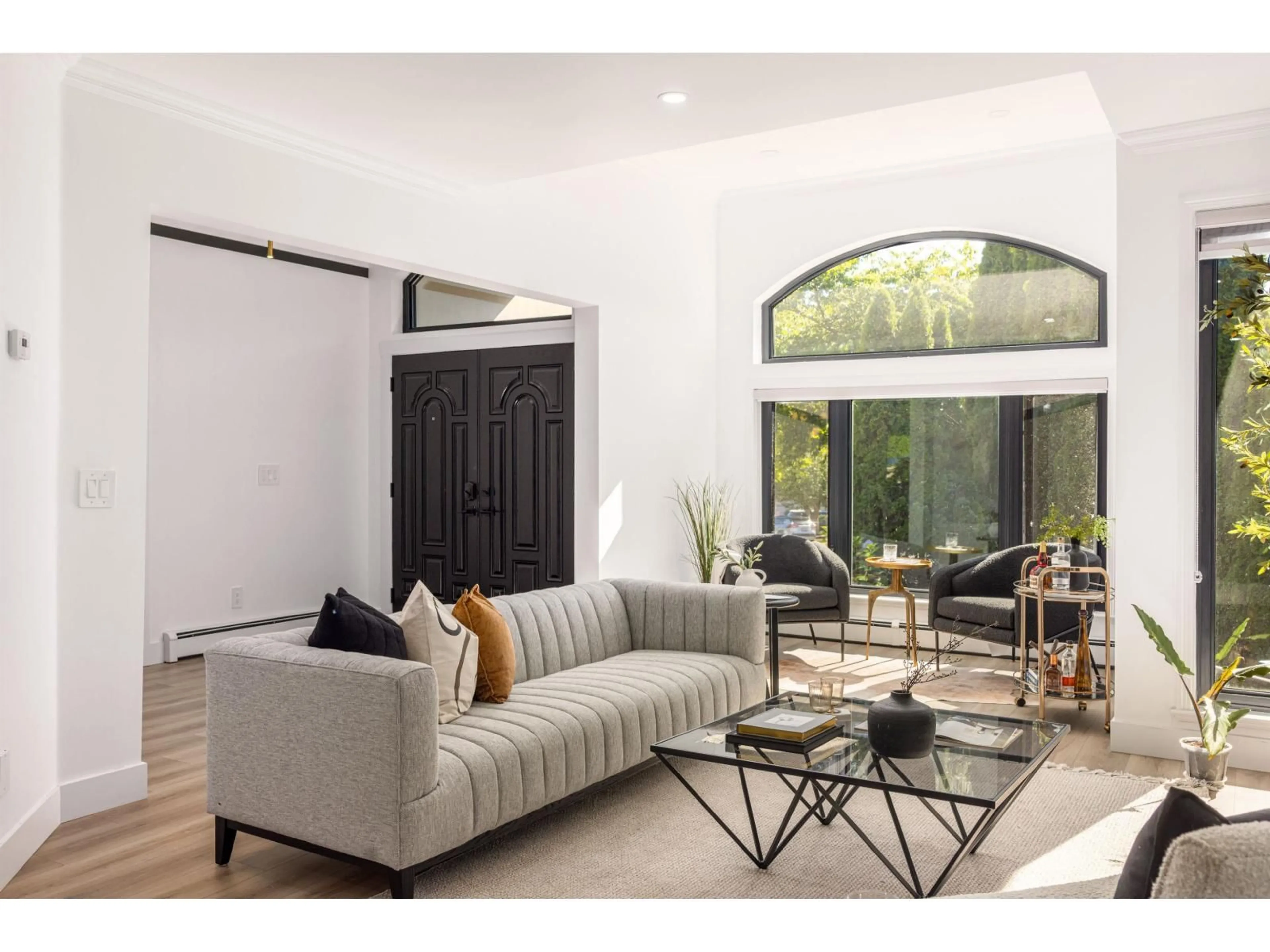 Living room with furniture, unknown for 7980 155A, Surrey British Columbia V3S8R8