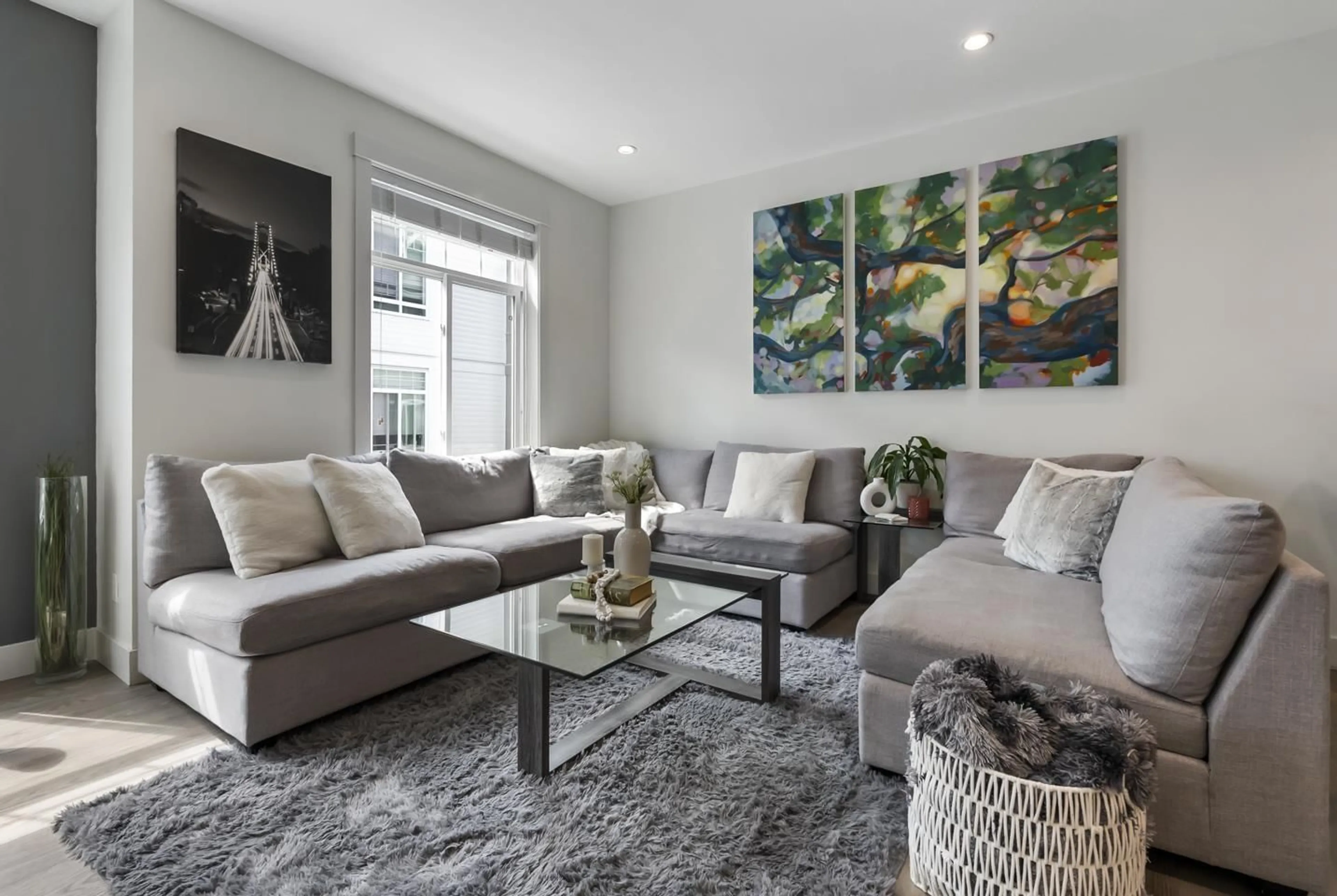 Living room with furniture, unknown for 10 - 11267 133, Surrey British Columbia V3R0E3