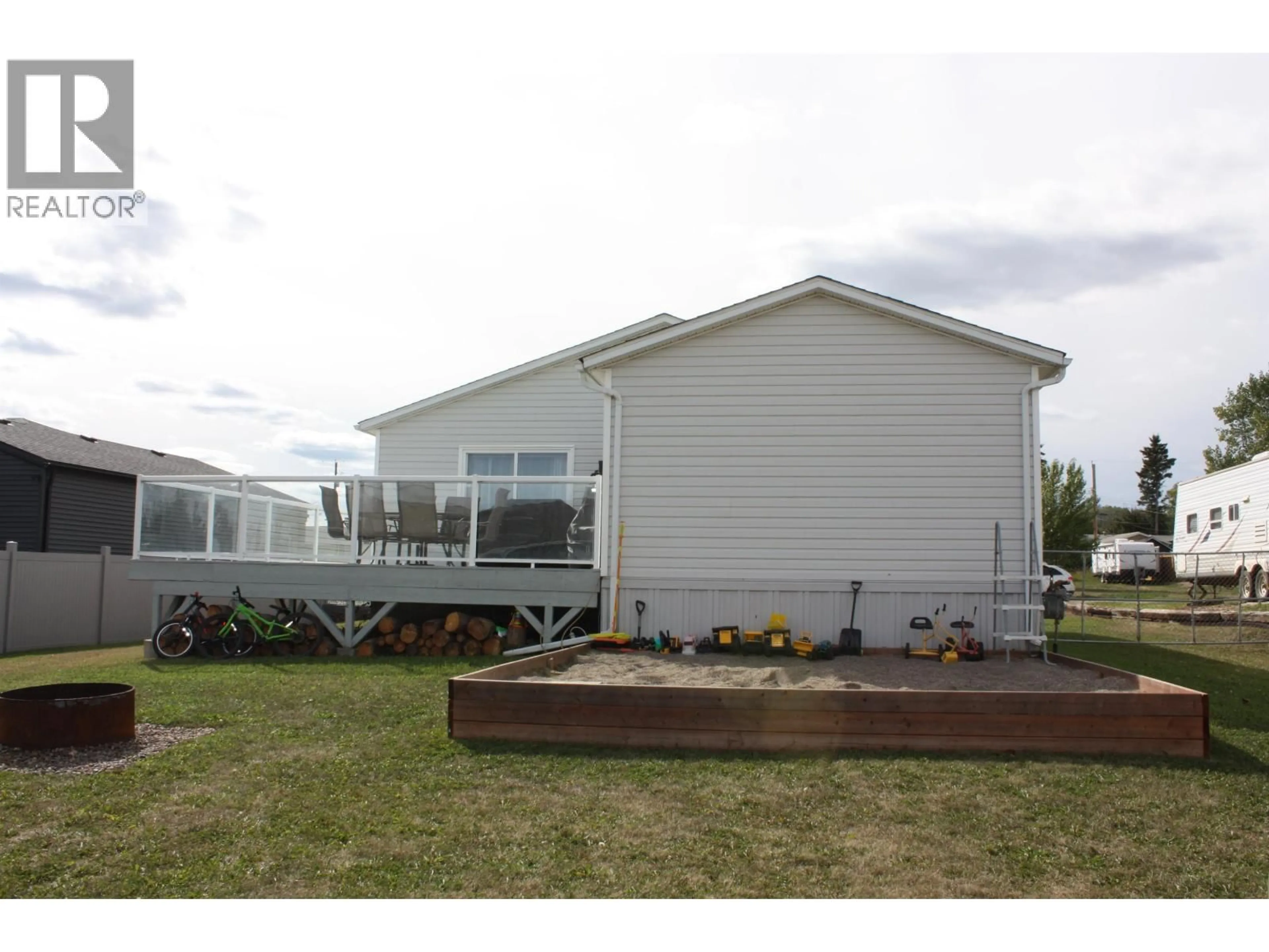 Home with vinyl exterior material, water/lake/river/ocean view for 9801 97 STREET, Taylor British Columbia V0C2K0
