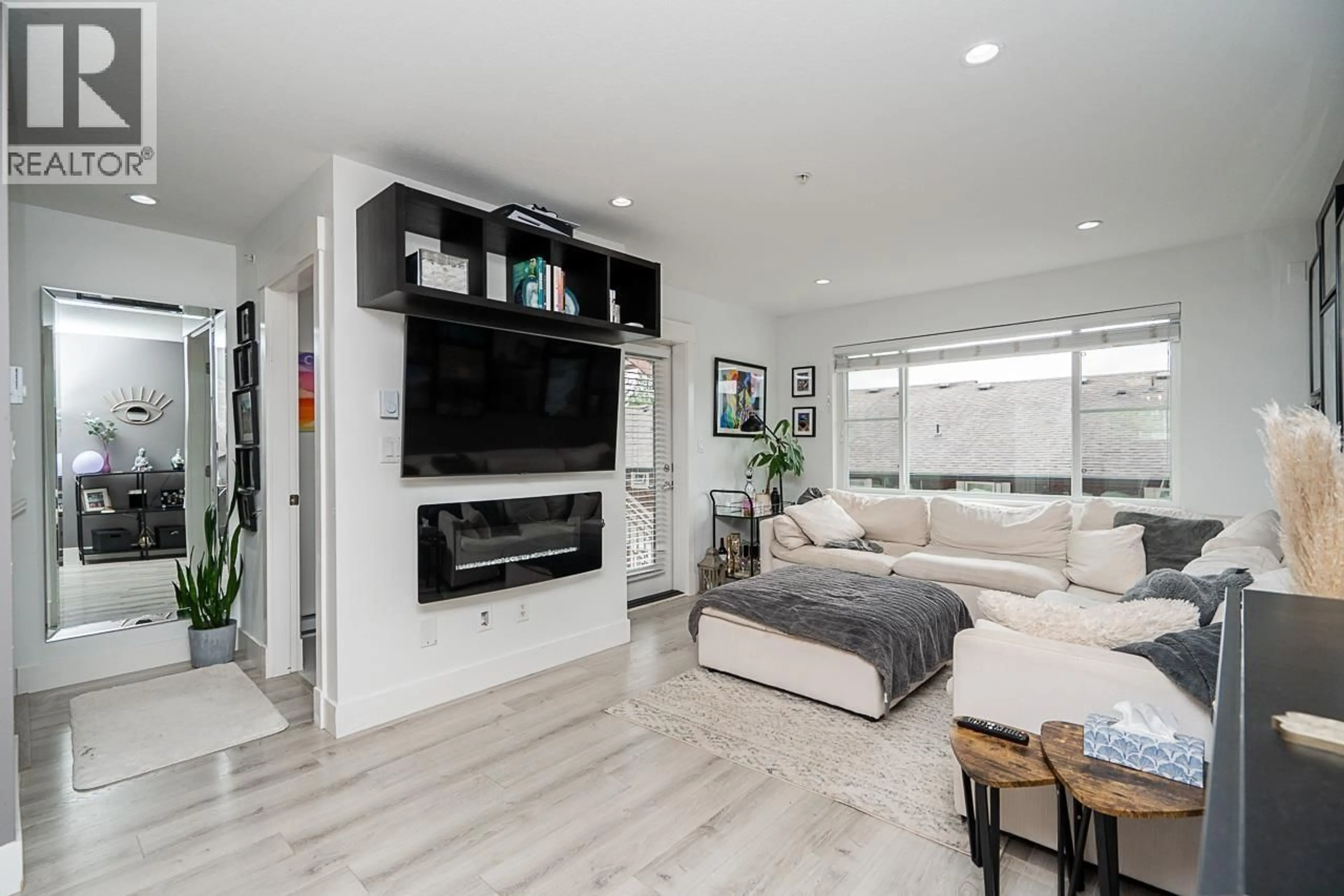 Living room with furniture, unknown for 57 - 23651 132 AVENUE, Maple Ridge British Columbia V4R0E9