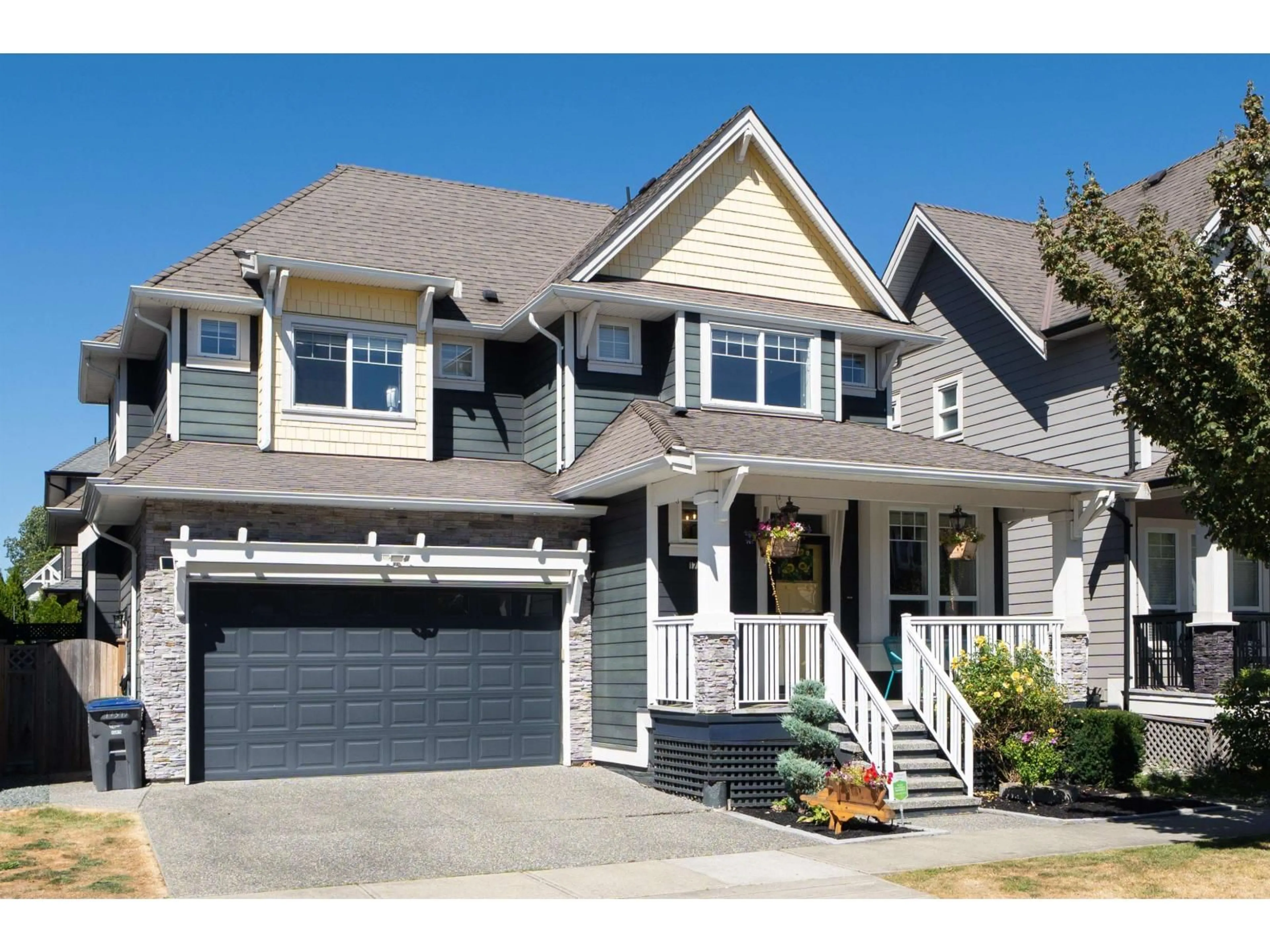 Home with vinyl exterior material, street for 17343 1, Surrey British Columbia V3Z8L2