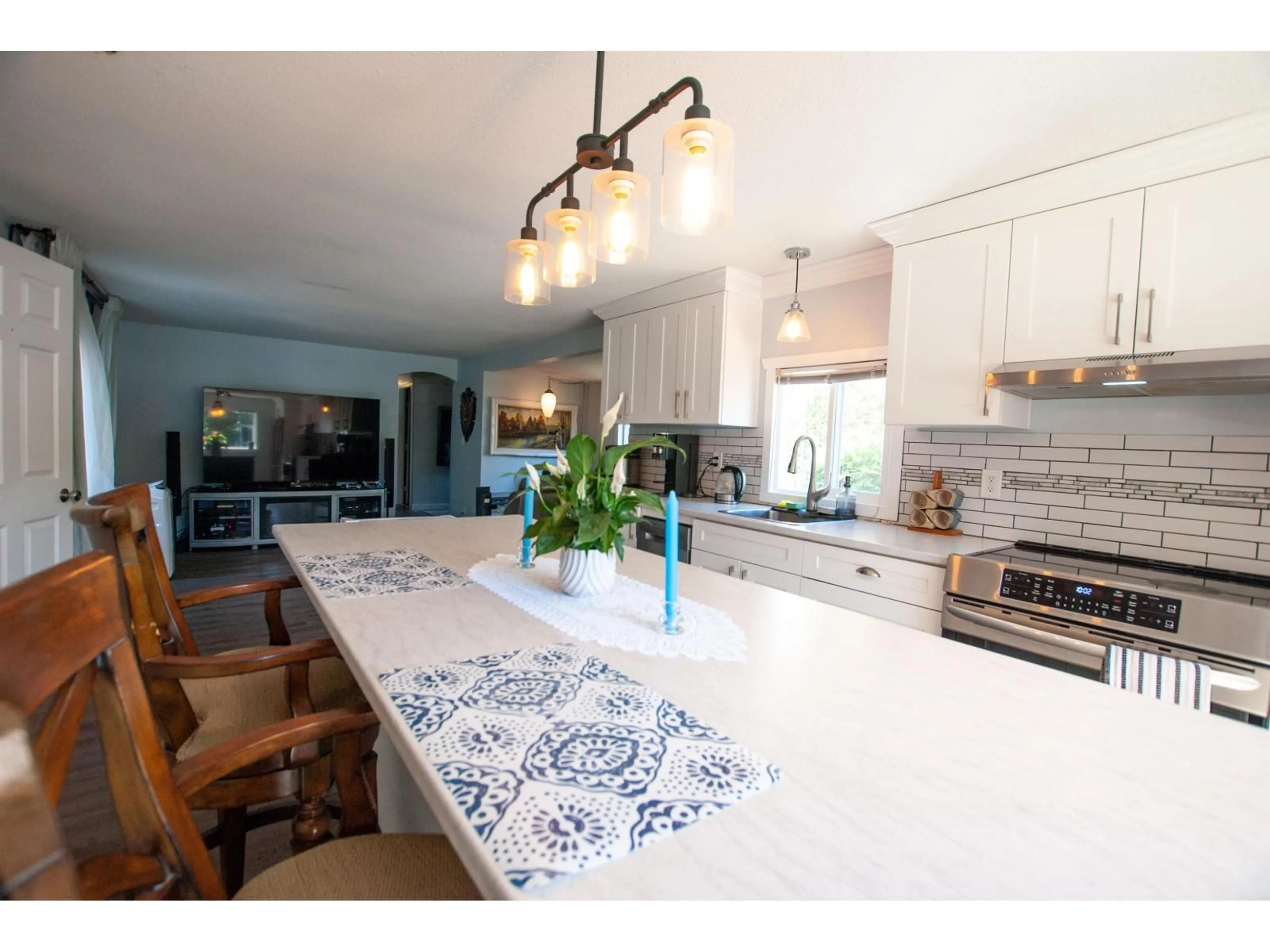 Open concept kitchen, ceramic/tile floor for 53 - 46484 CHILLIWACK LAKE ROAD, Chilliwack British Columbia V2R3R8