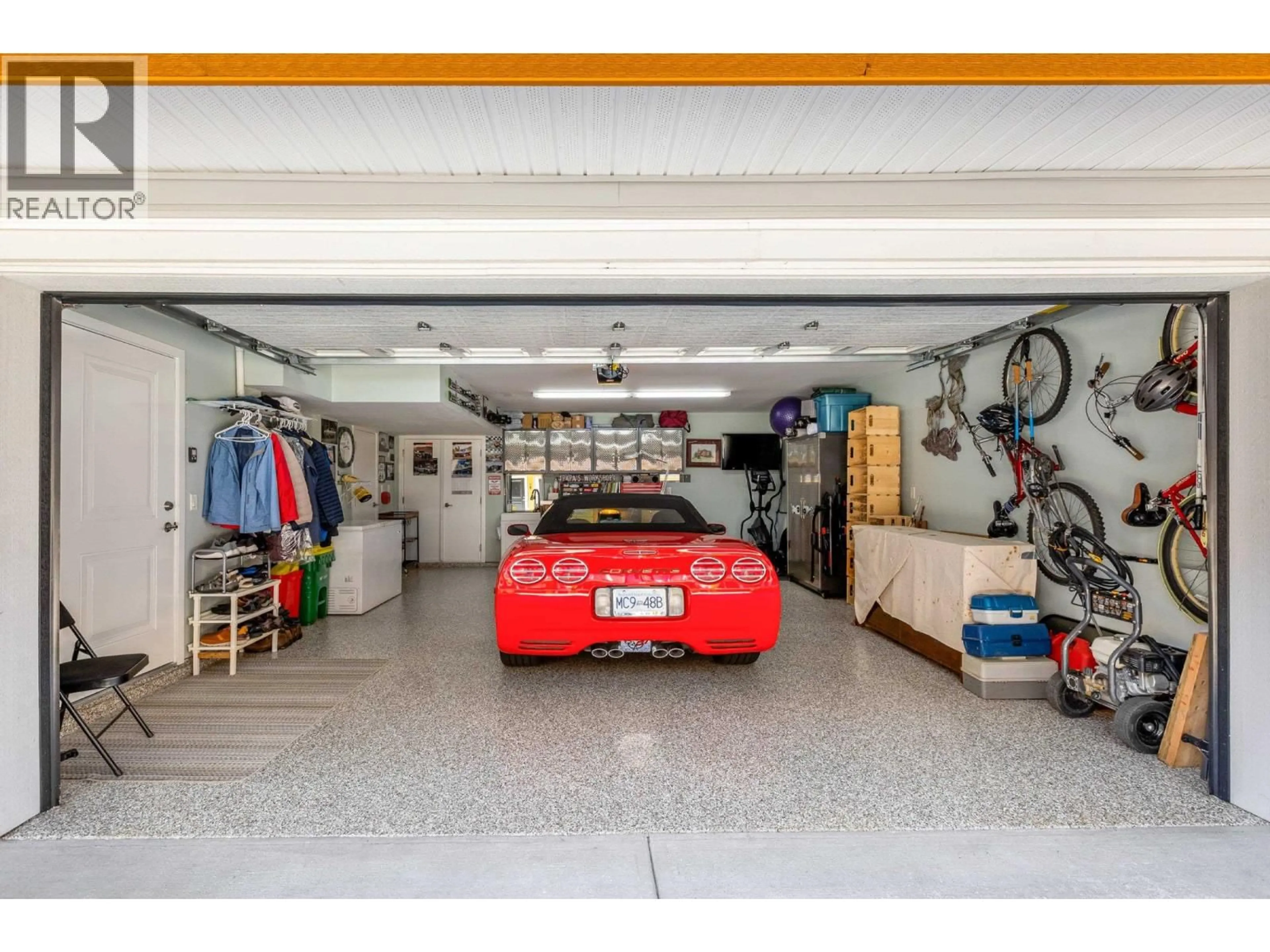 Indoor garage for 26 - 22810 113 AVENUE, Maple Ridge British Columbia V2X3N2