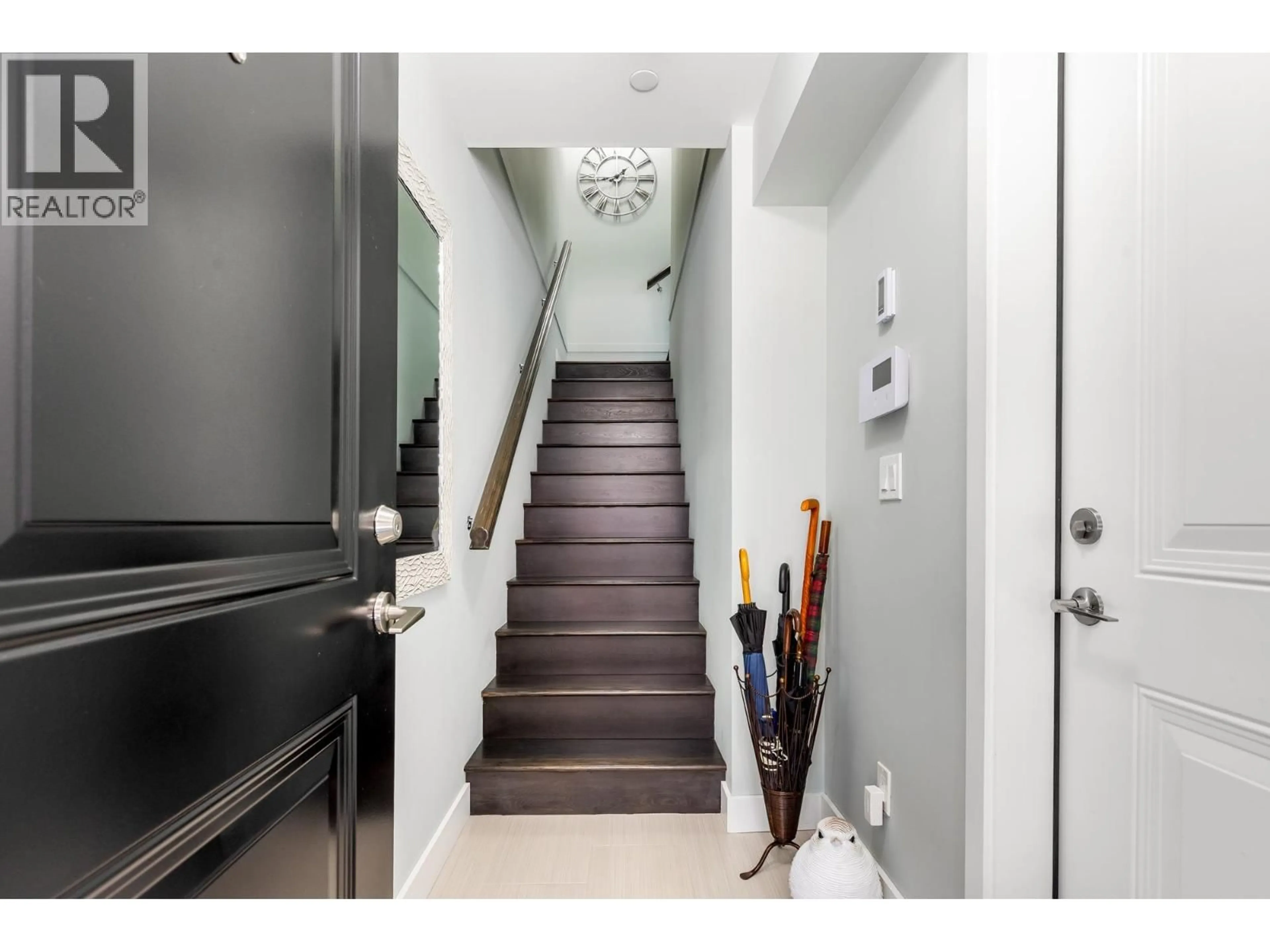 Indoor entryway for 26 - 22810 113 AVENUE, Maple Ridge British Columbia V2X3N2
