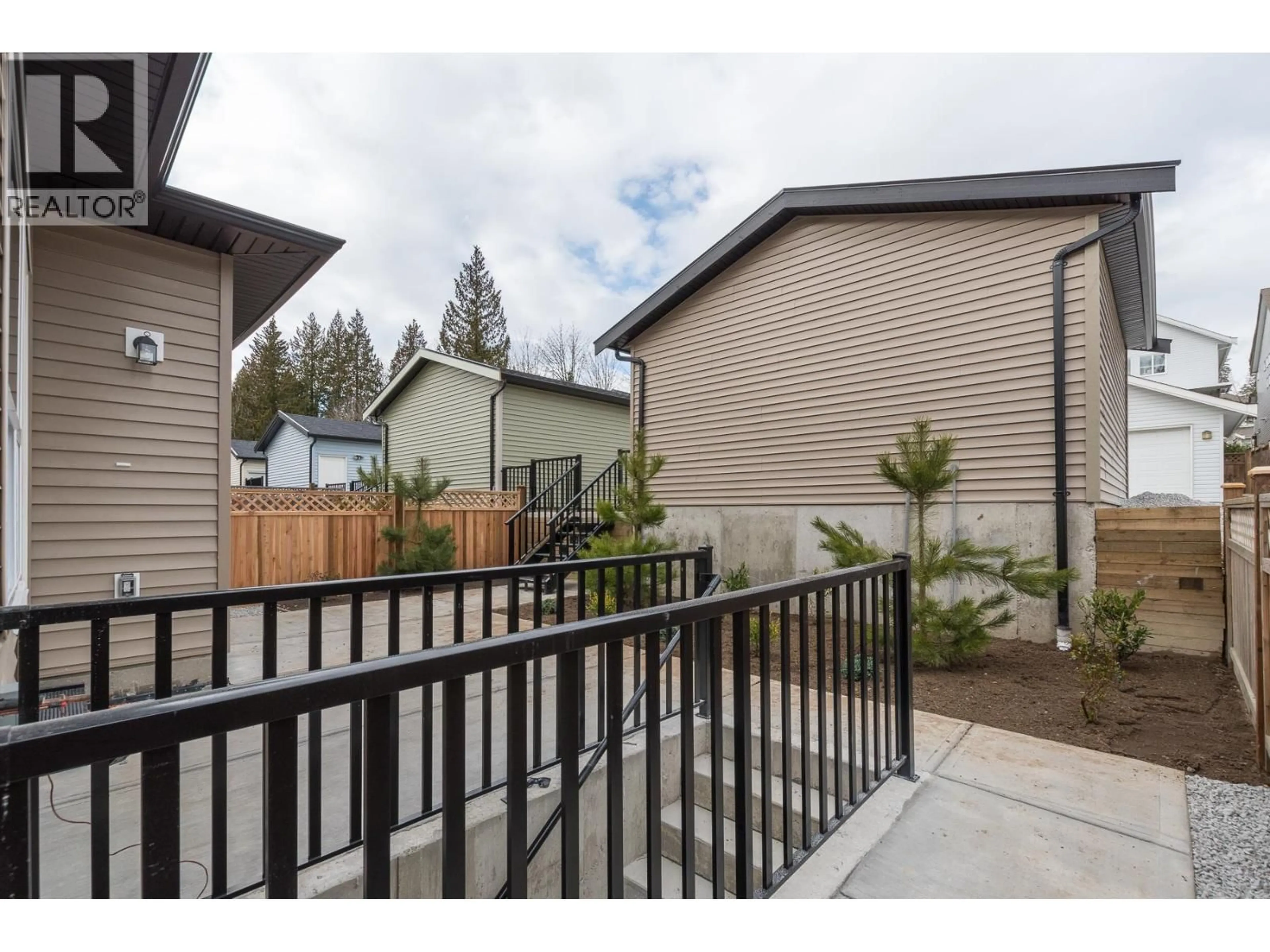 Patio, unknown for 3427 VICTORIA DRIVE, Coquitlam British Columbia V3B2V5