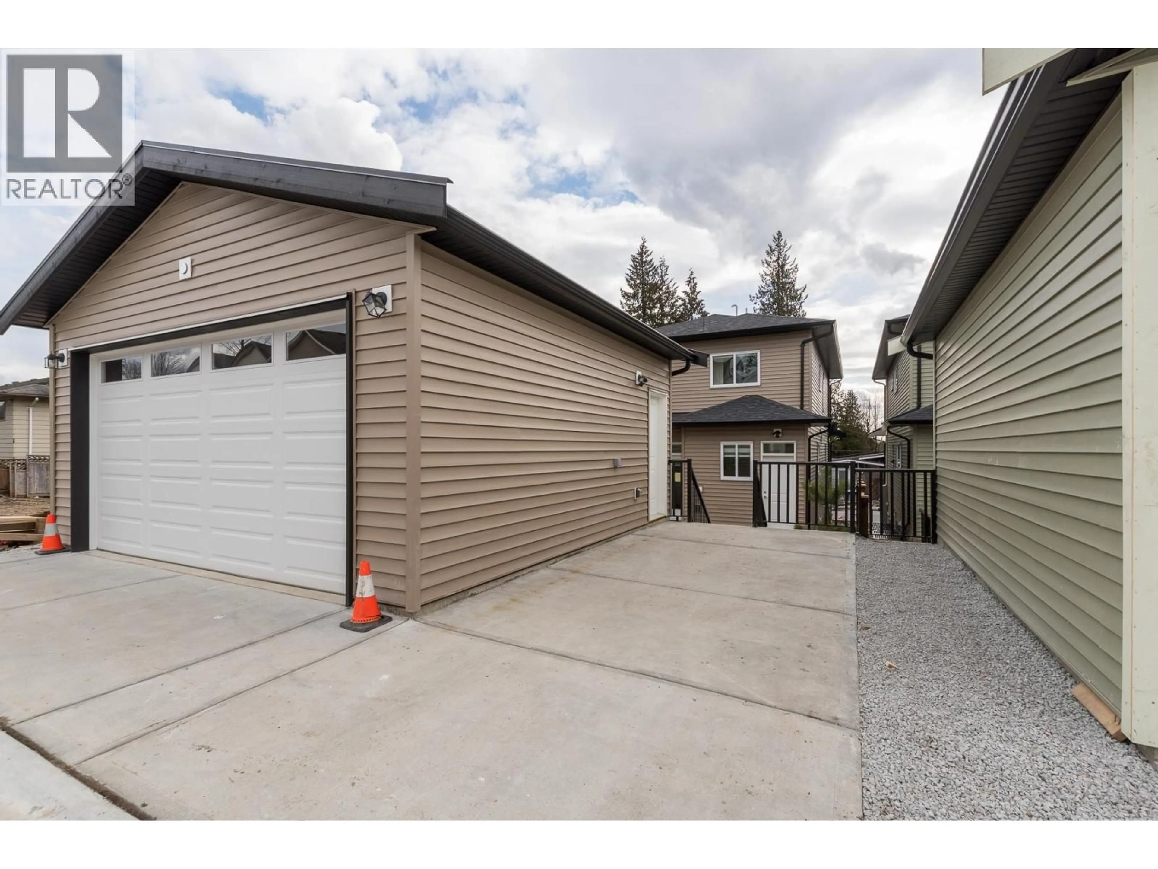Indoor garage for 3427 VICTORIA DRIVE, Coquitlam British Columbia V3B2V5