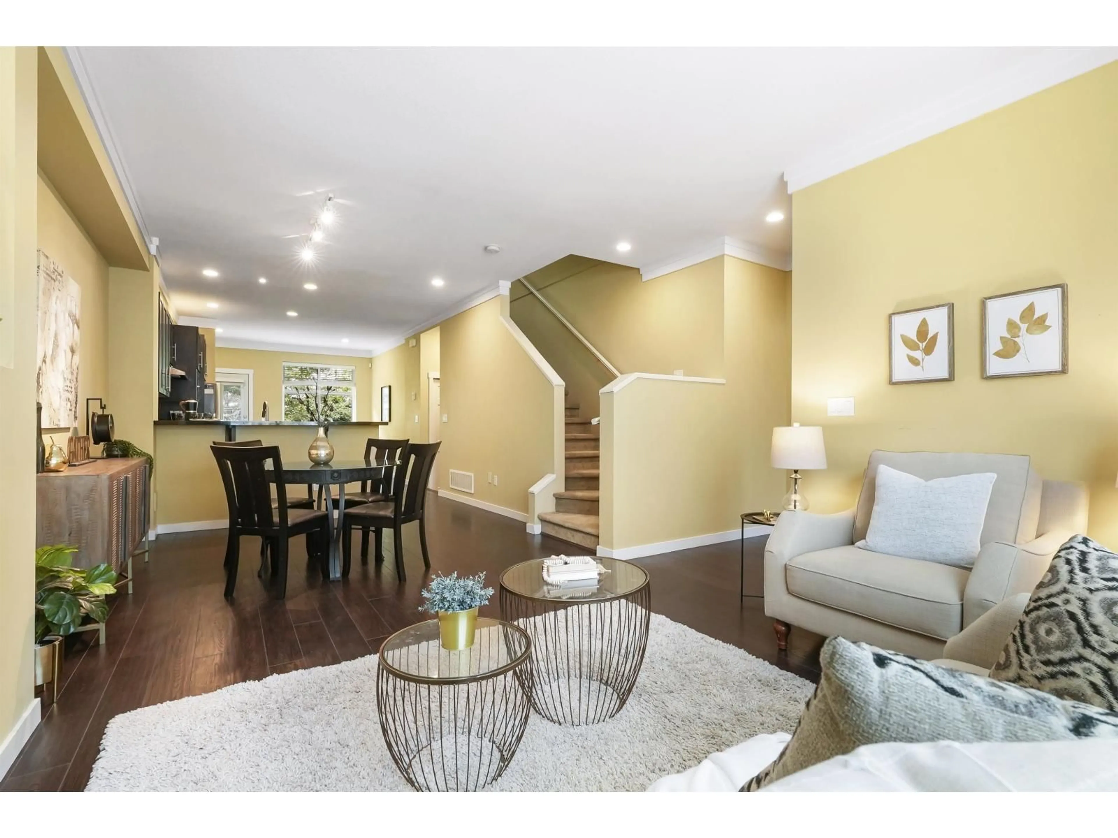 Living room with furniture, wood/laminate floor for 55 - 3009 156, Surrey British Columbia V3S0N9