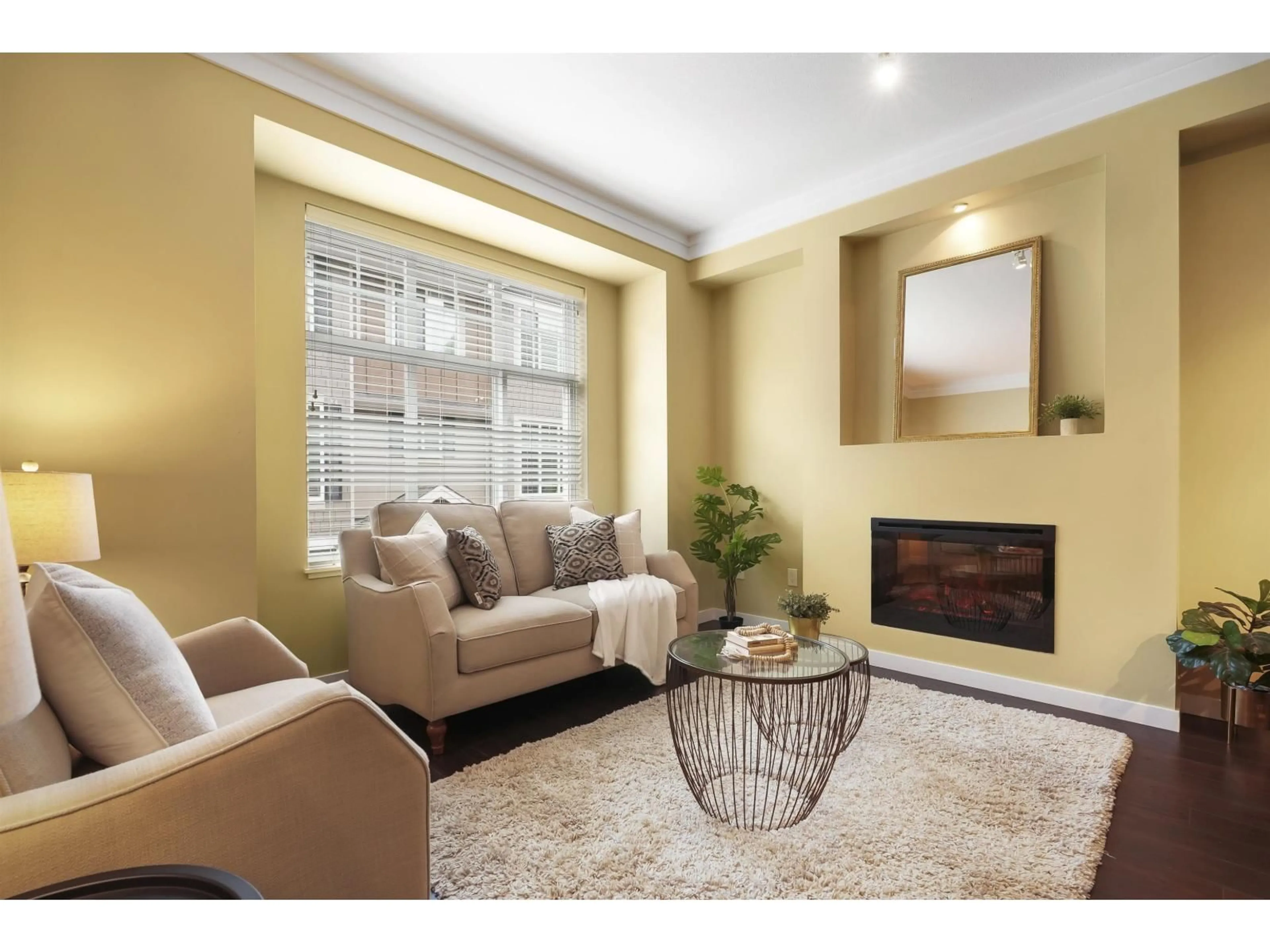 Living room with furniture, unknown for 55 - 3009 156, Surrey British Columbia V3S0N9