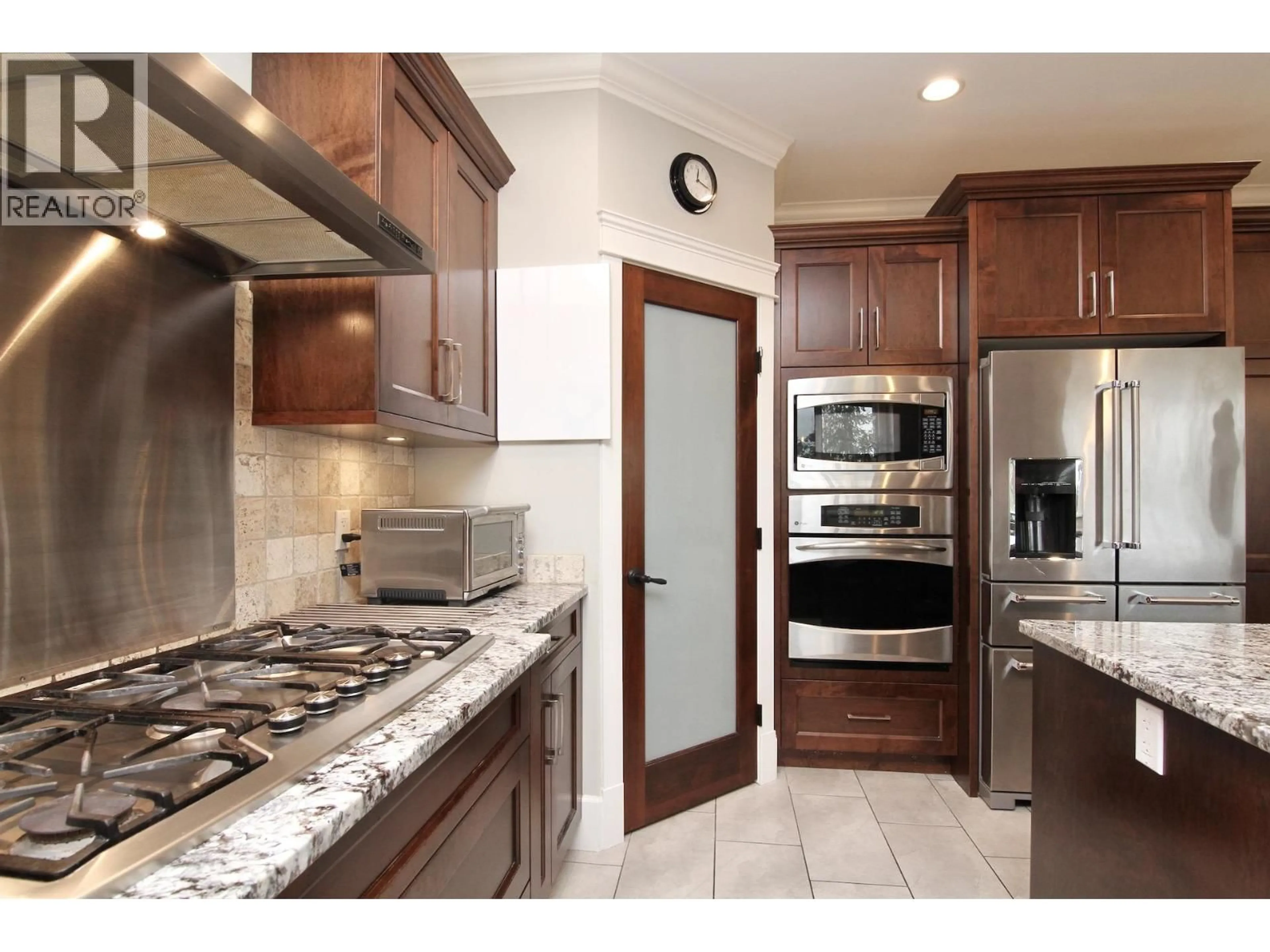 Contemporary kitchen, ceramic/tile floor for 13605 MCKERCHER DRIVE, Maple Ridge British Columbia V4R0E1
