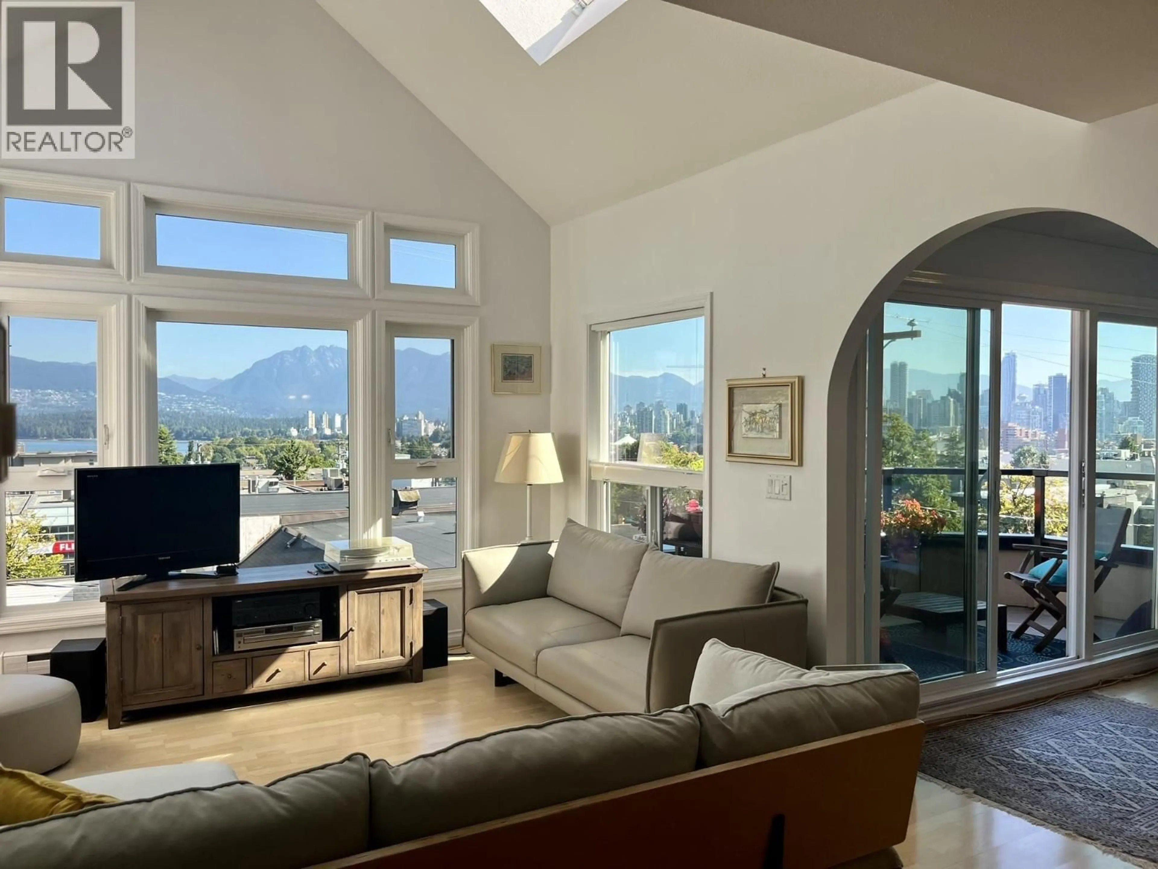Living room with furniture, unknown for 404 - 2121 5TH AVENUE, Vancouver British Columbia V6K1S1