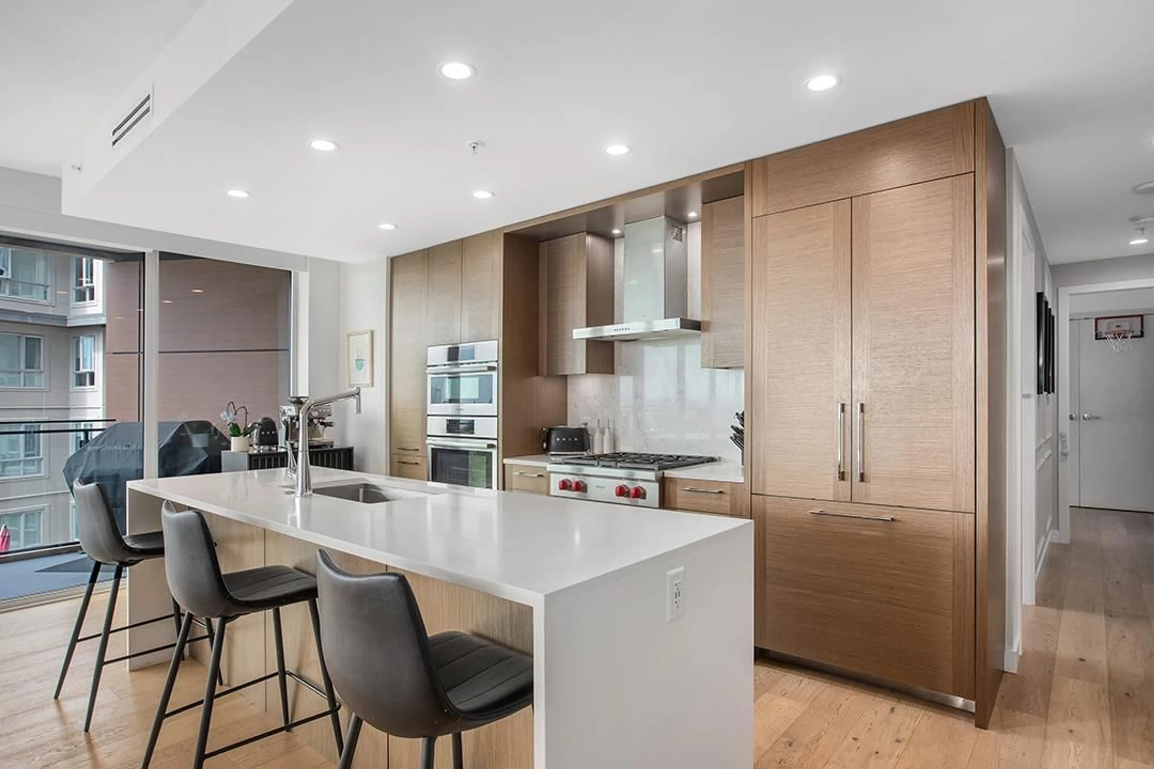 Contemporary kitchen, unknown for 406 - 1439 GEORGE, White Rock British Columbia V4B0B9