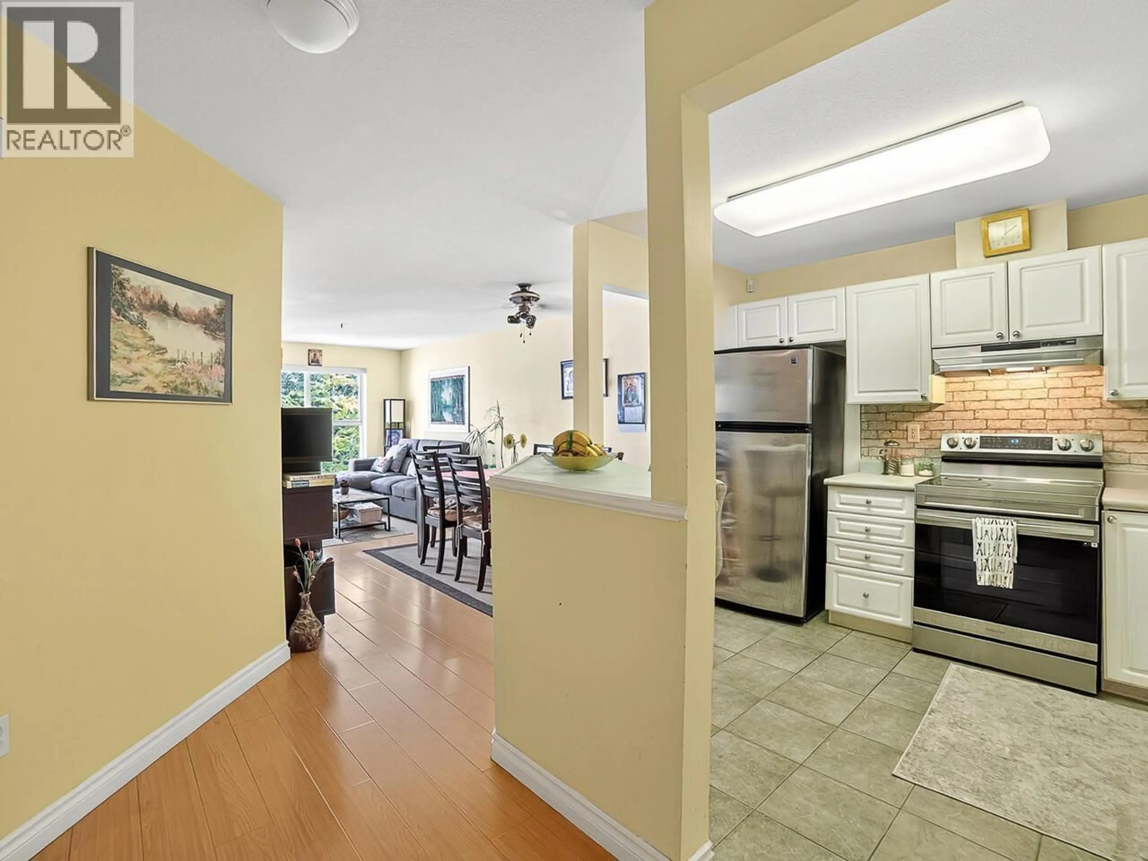 Open concept kitchen, unknown for 401 - 1128 SIXTH AVENUE, New Westminster British Columbia V3M6V8