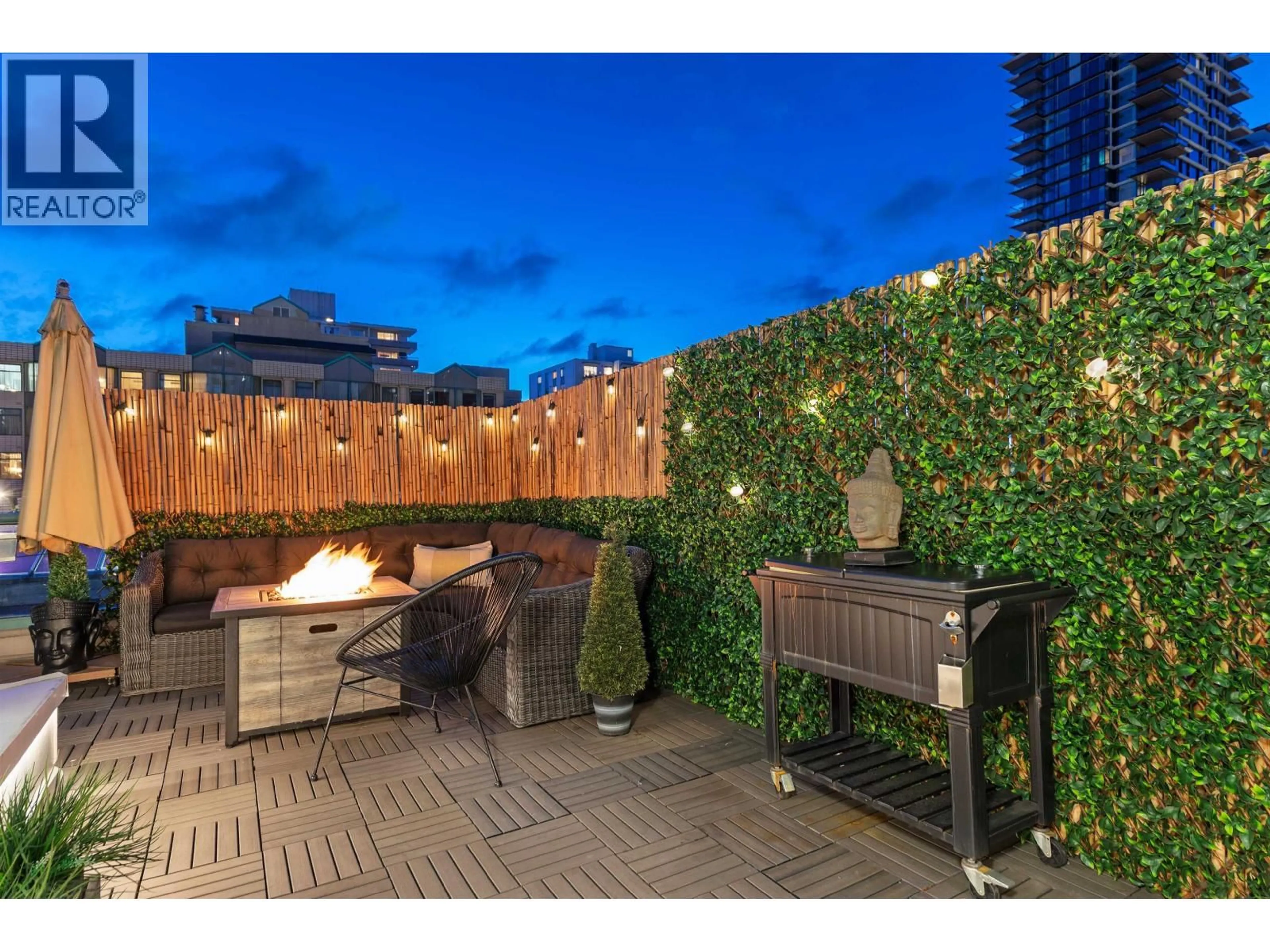 Patio, street for 301 - 789 JERVIS STREET, Vancouver British Columbia V6E2B1