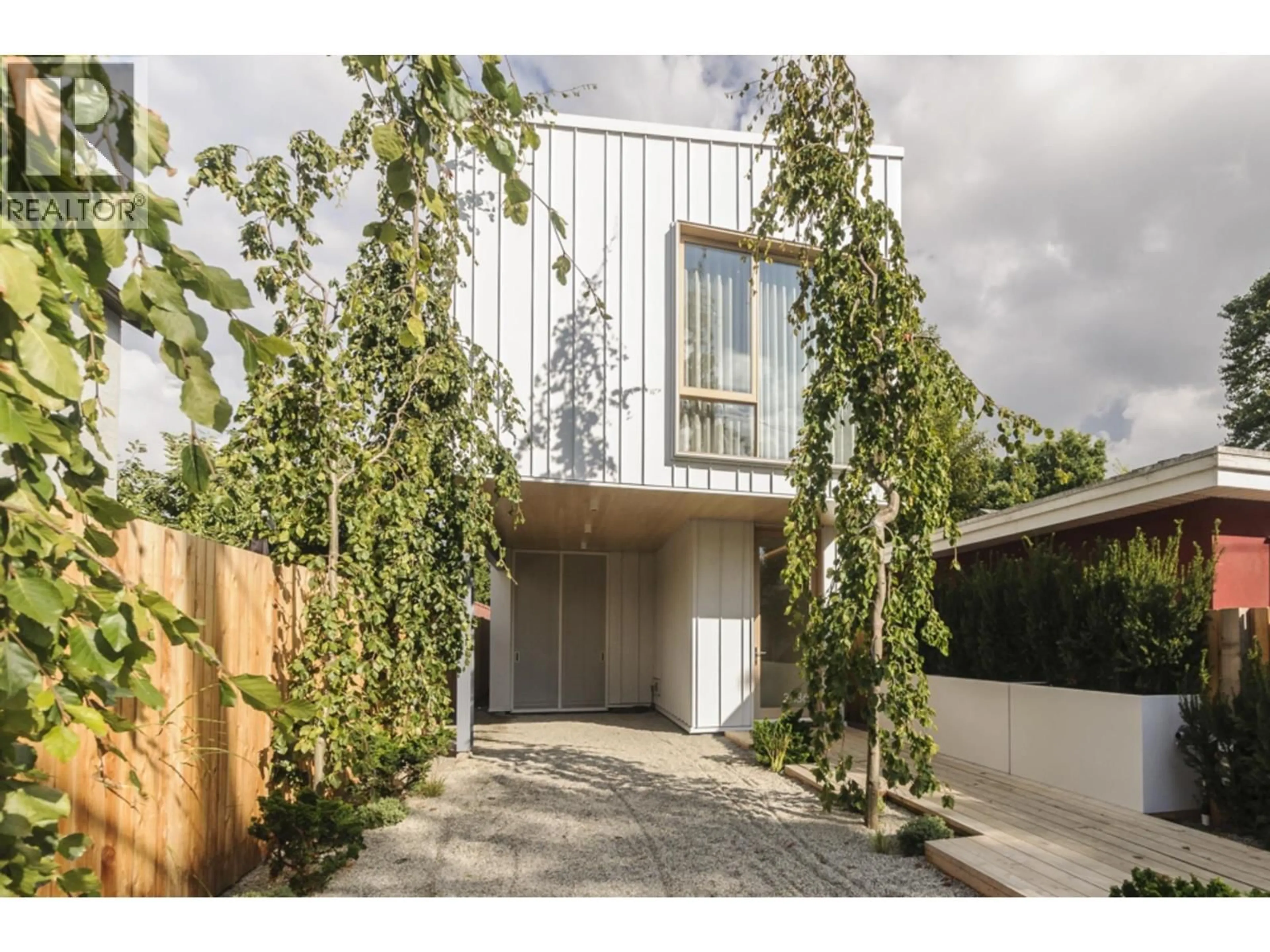 Unknown for 3636 ST. GEORGE STREET, Vancouver British Columbia V5V3Z7