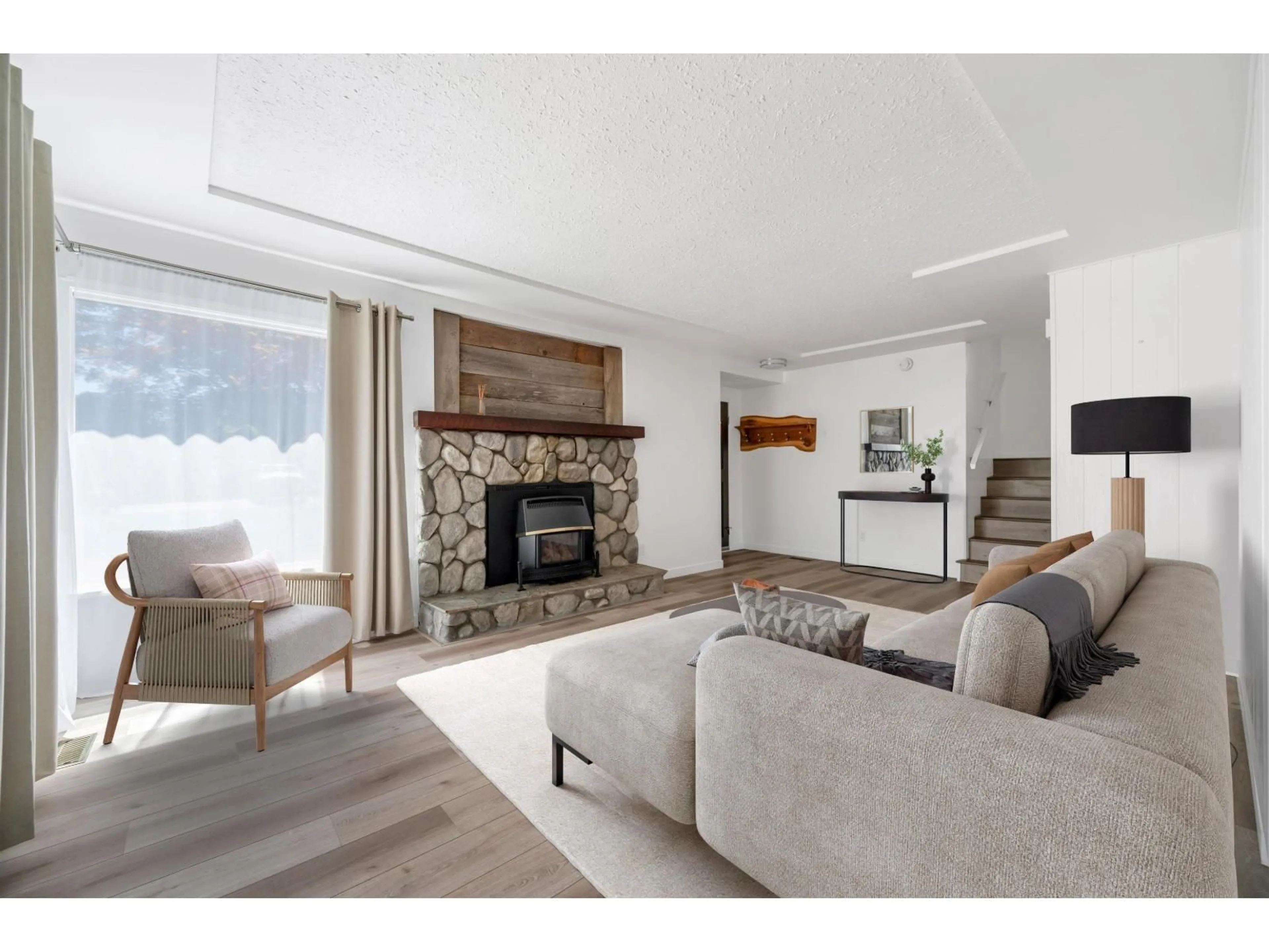 Living room with furniture, unknown for 27153 34, Langley British Columbia V4W3H4