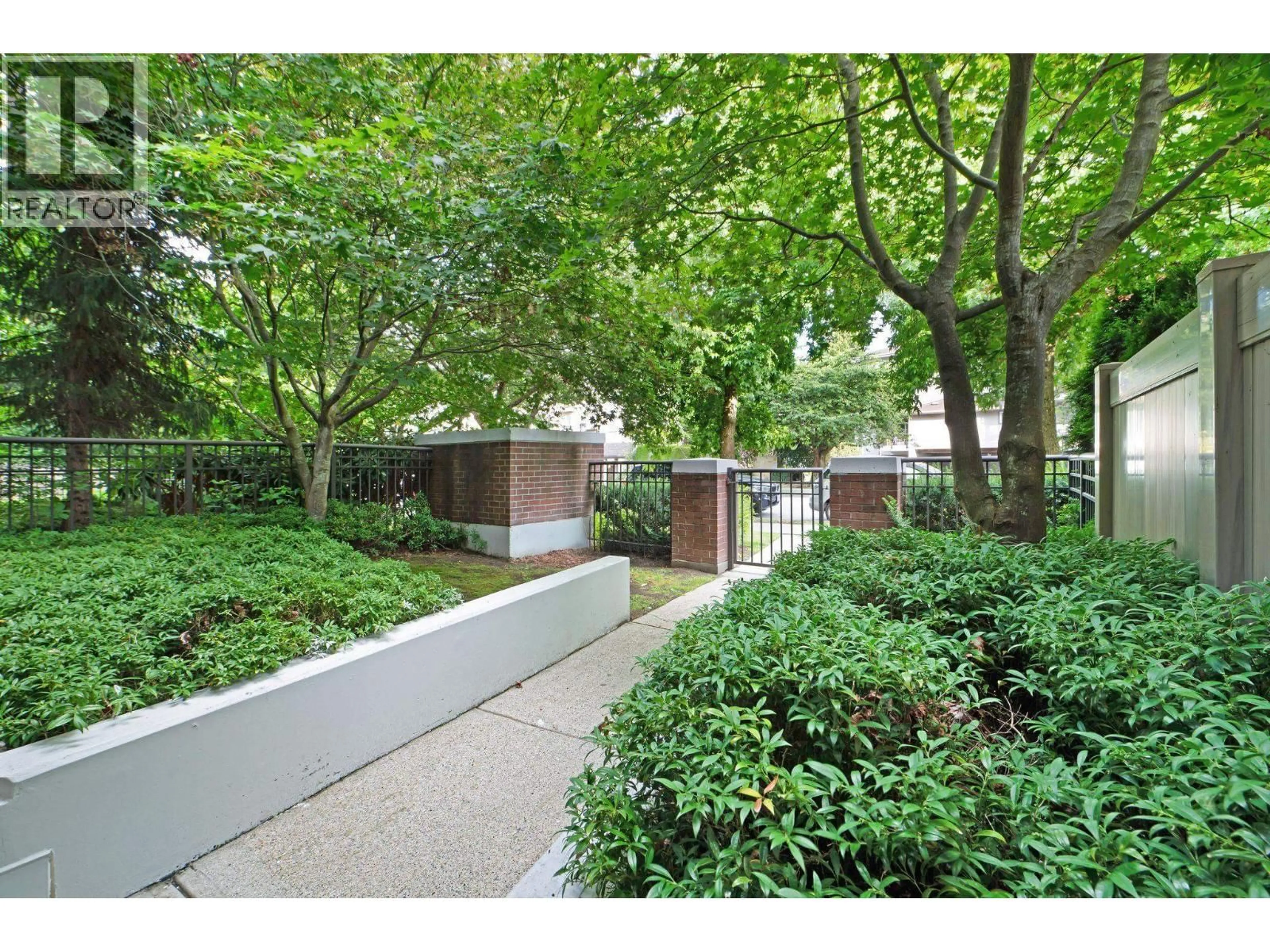 Patio, street for 7061 17TH AVENUE, Burnaby British Columbia V3N1K6