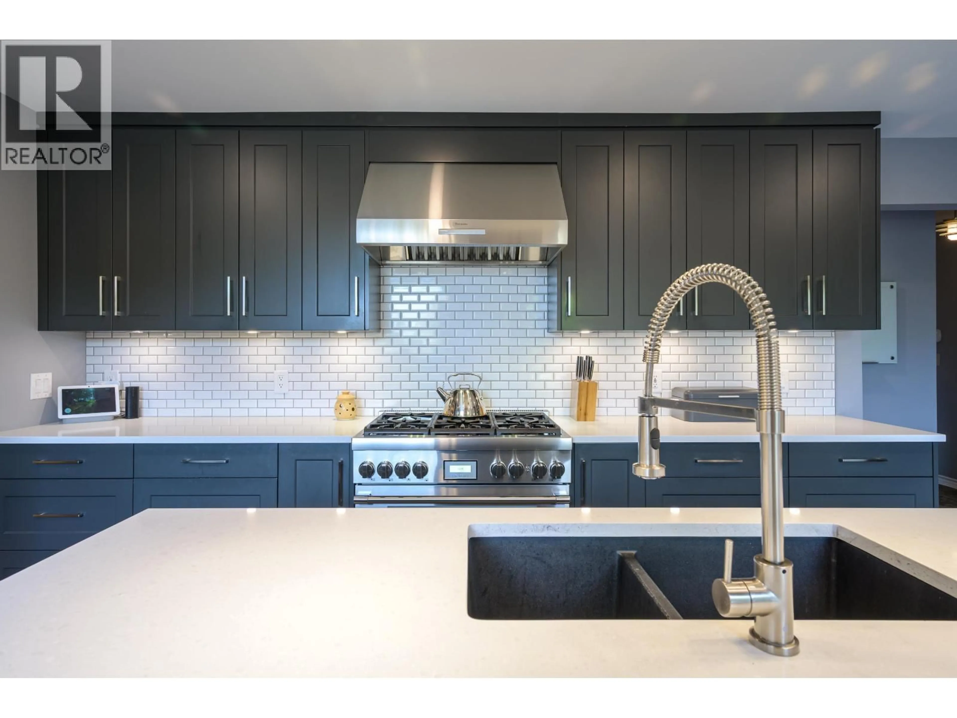 Contemporary kitchen, ceramic/tile floor for 5627 TIMBERVALLEY ROAD, Delta British Columbia V4L2E7