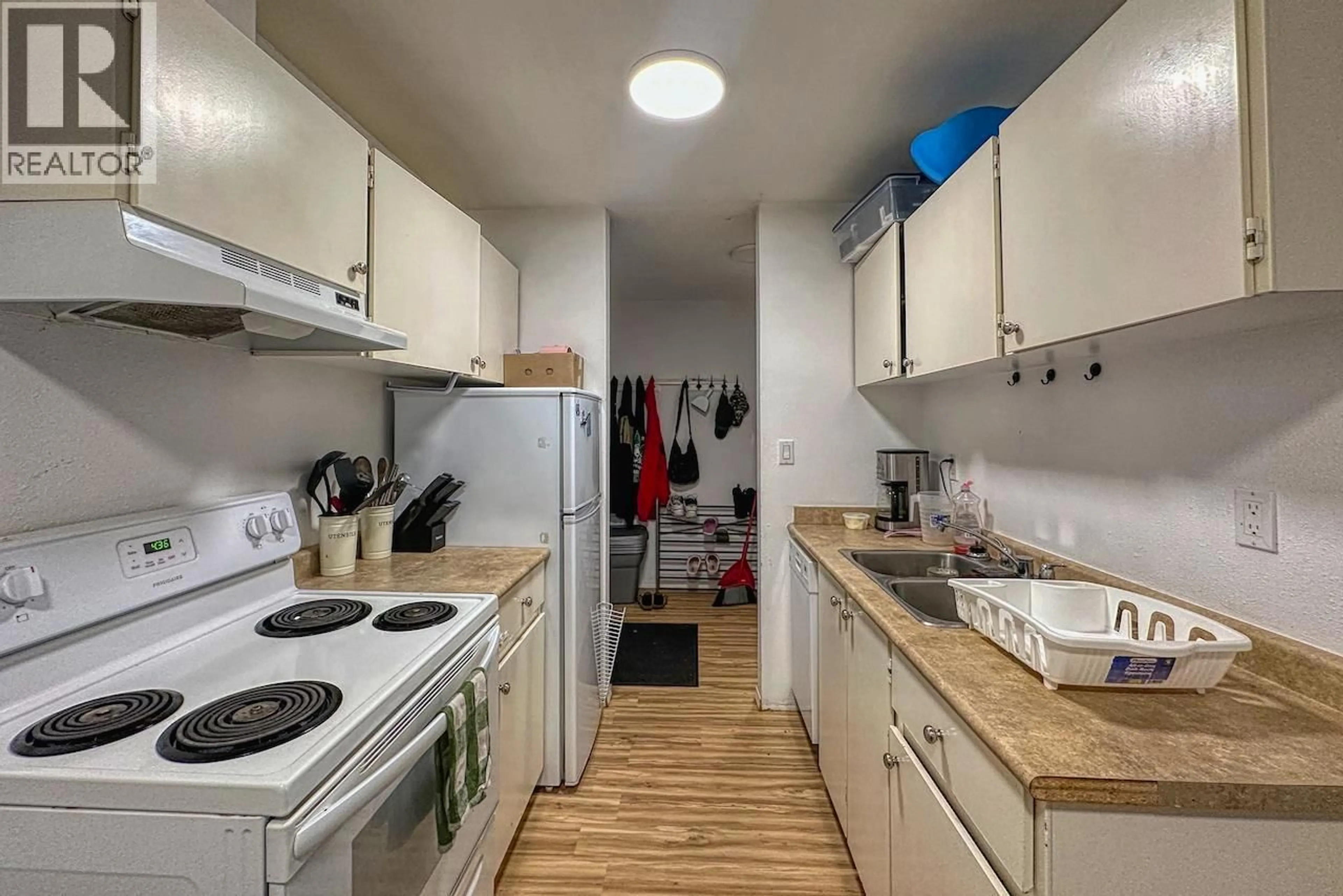 Standard kitchen, unknown for 413 - 280 BROADWAY AVENUE, Williams Lake British Columbia V2G4J7