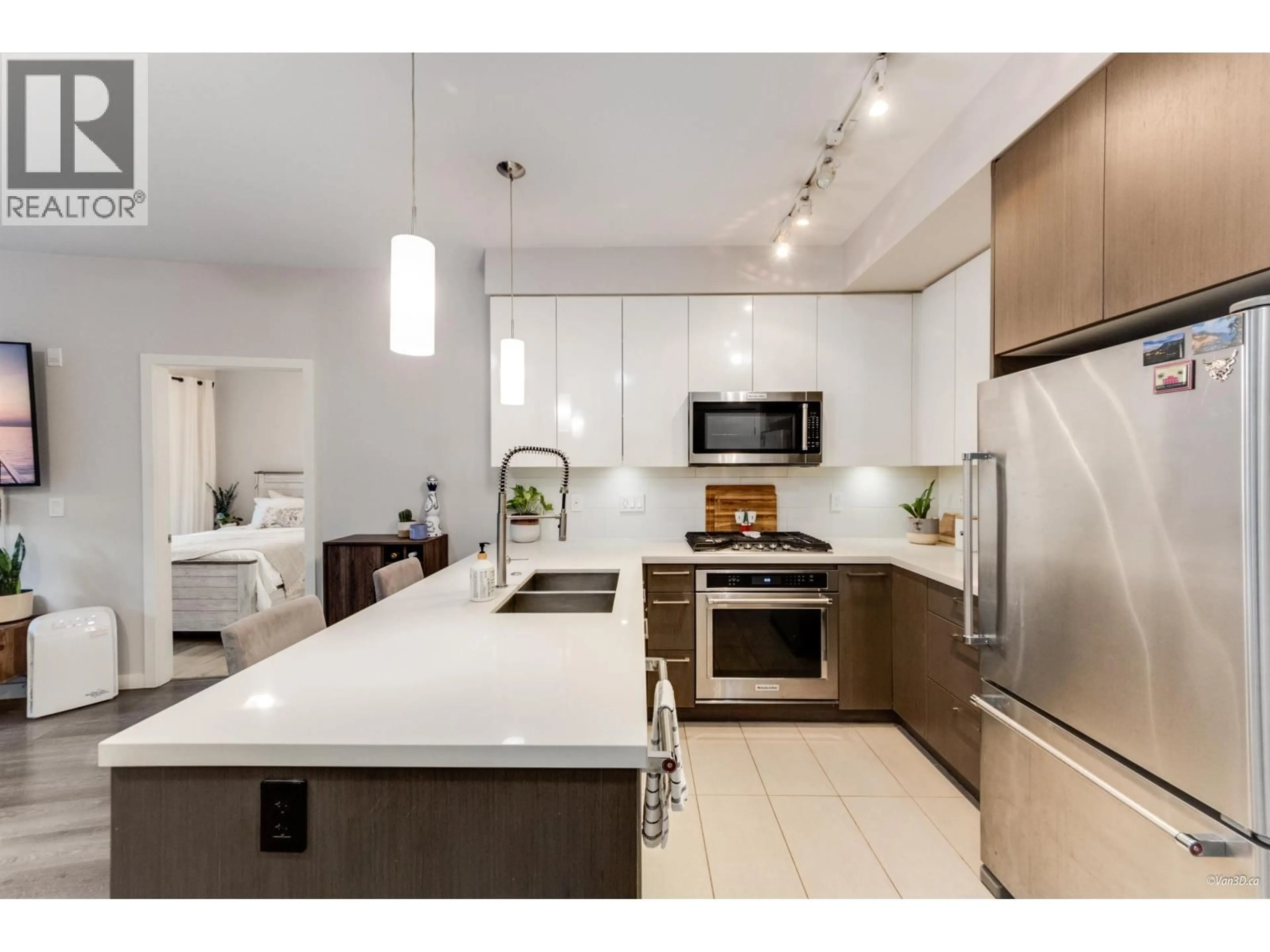 Open concept kitchen, unknown for 118 - 22 ROYAL AVENUE, New Westminster British Columbia V3L0H1
