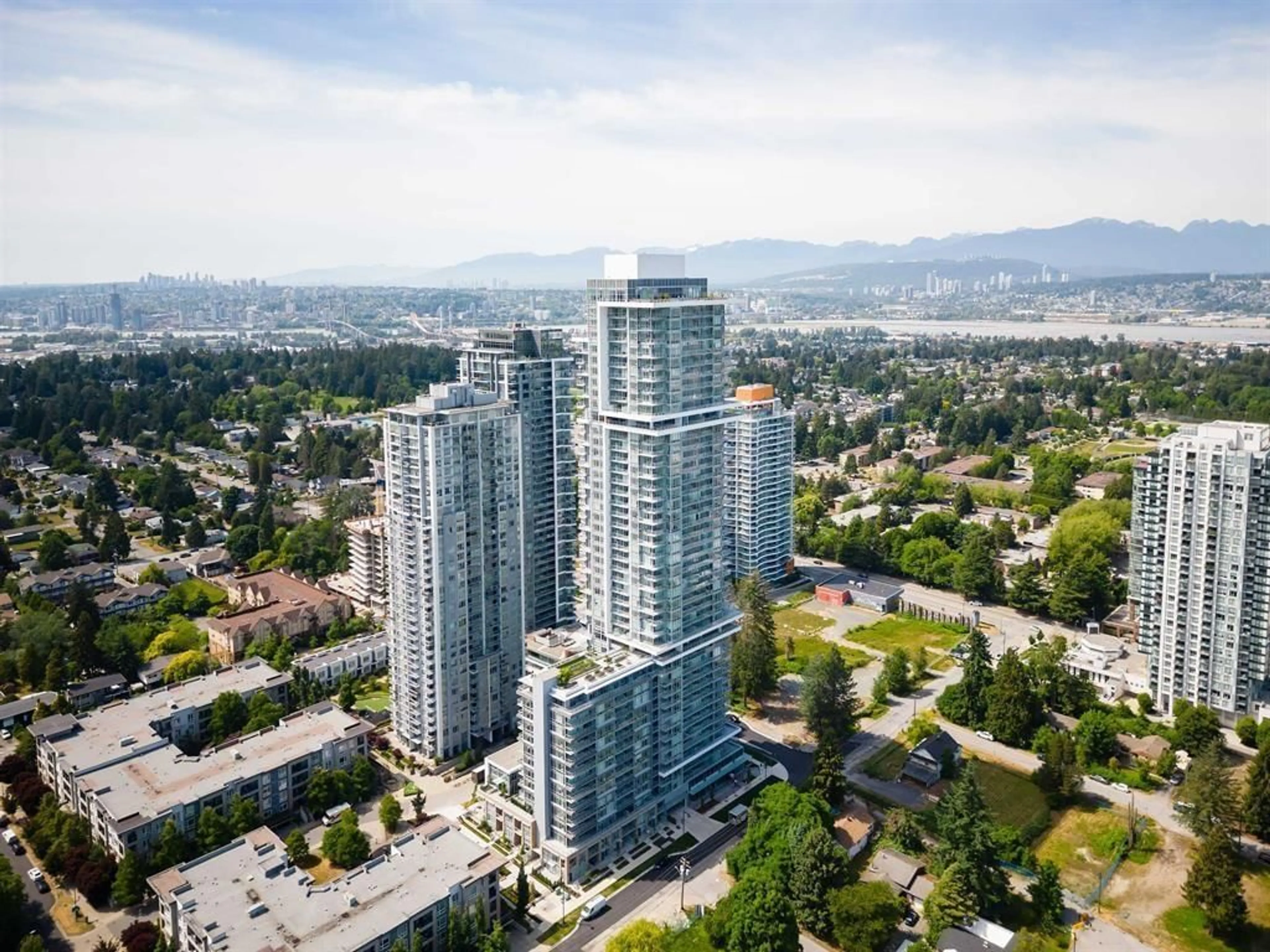 A pic from outside/outdoor area/front of a property/back of a property/a pic from drone, city buildings view from balcony for 1314 - 13350 CENTRAL, Surrey British Columbia V3T0S1