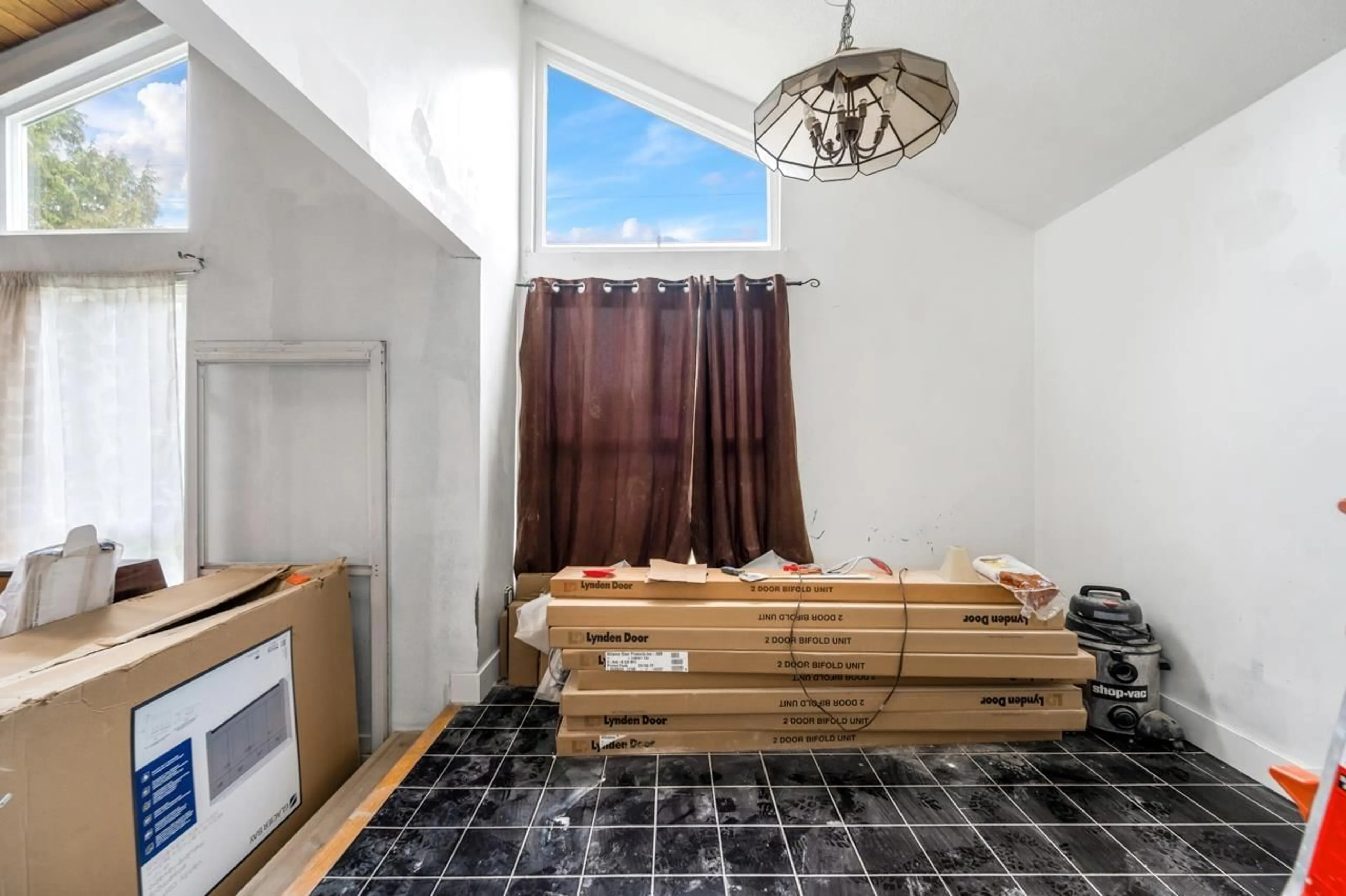 A pic of a room for 15128 96 AVENUE, Surrey British Columbia V3R1E9