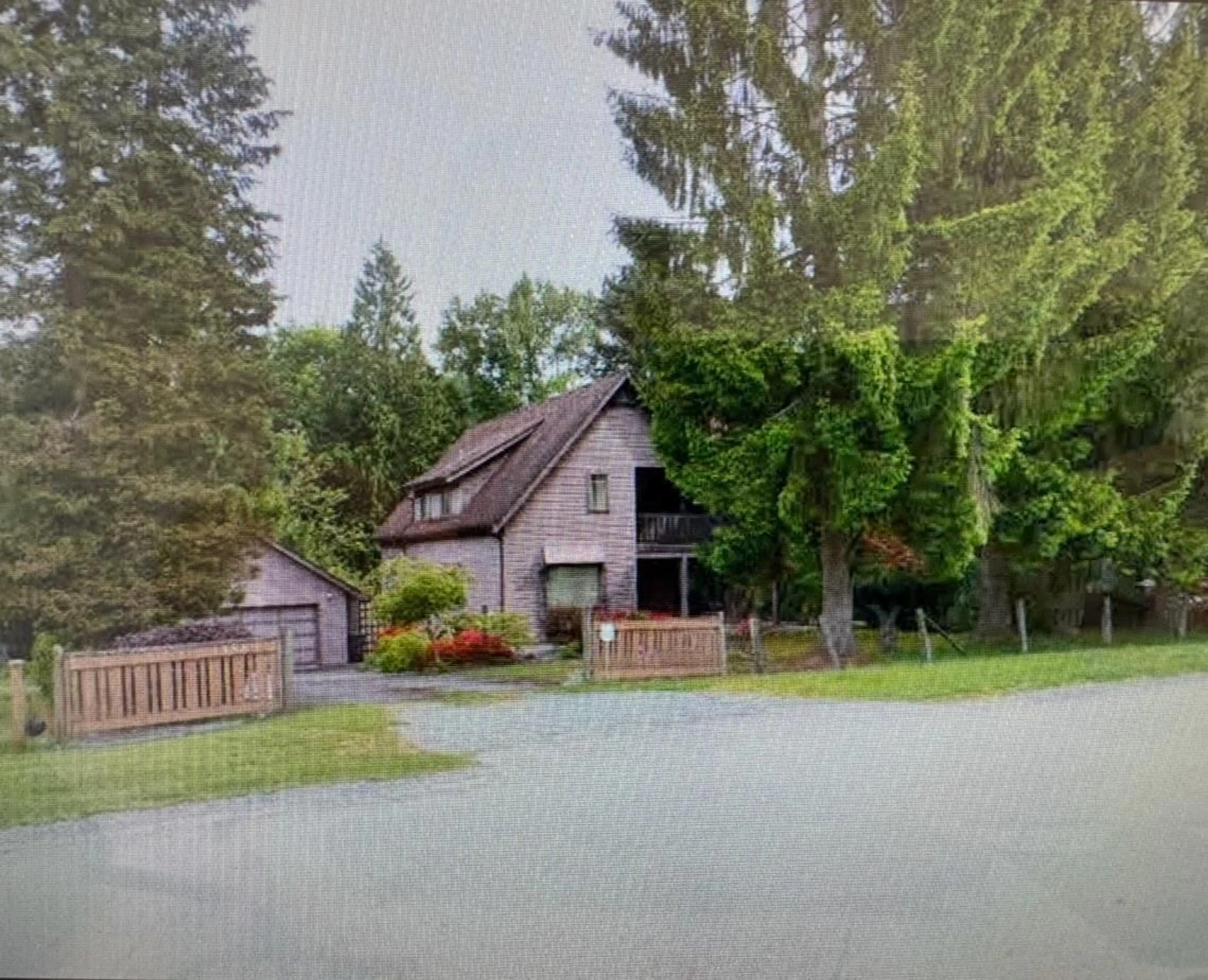 A pic from outside/outdoor area/front of a property/back of a property/a pic from drone, street for 13889 62, Surrey British Columbia V3X2J7