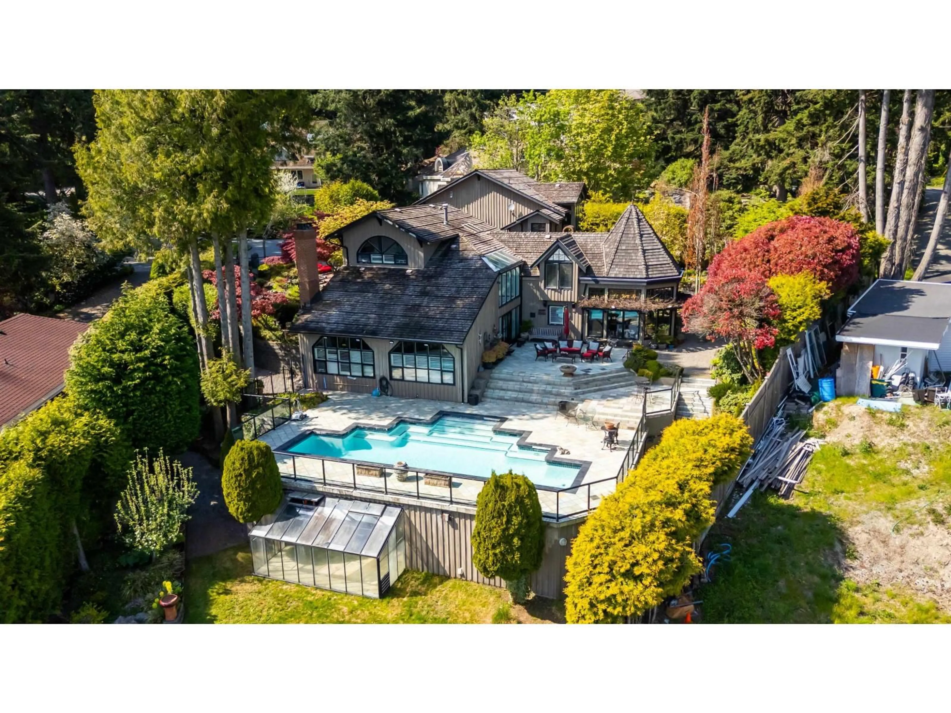 A pic from outside/outdoor area/front of a property/back of a property/a pic from drone, unknown for 12670 STATION, Surrey British Columbia V3X3C5