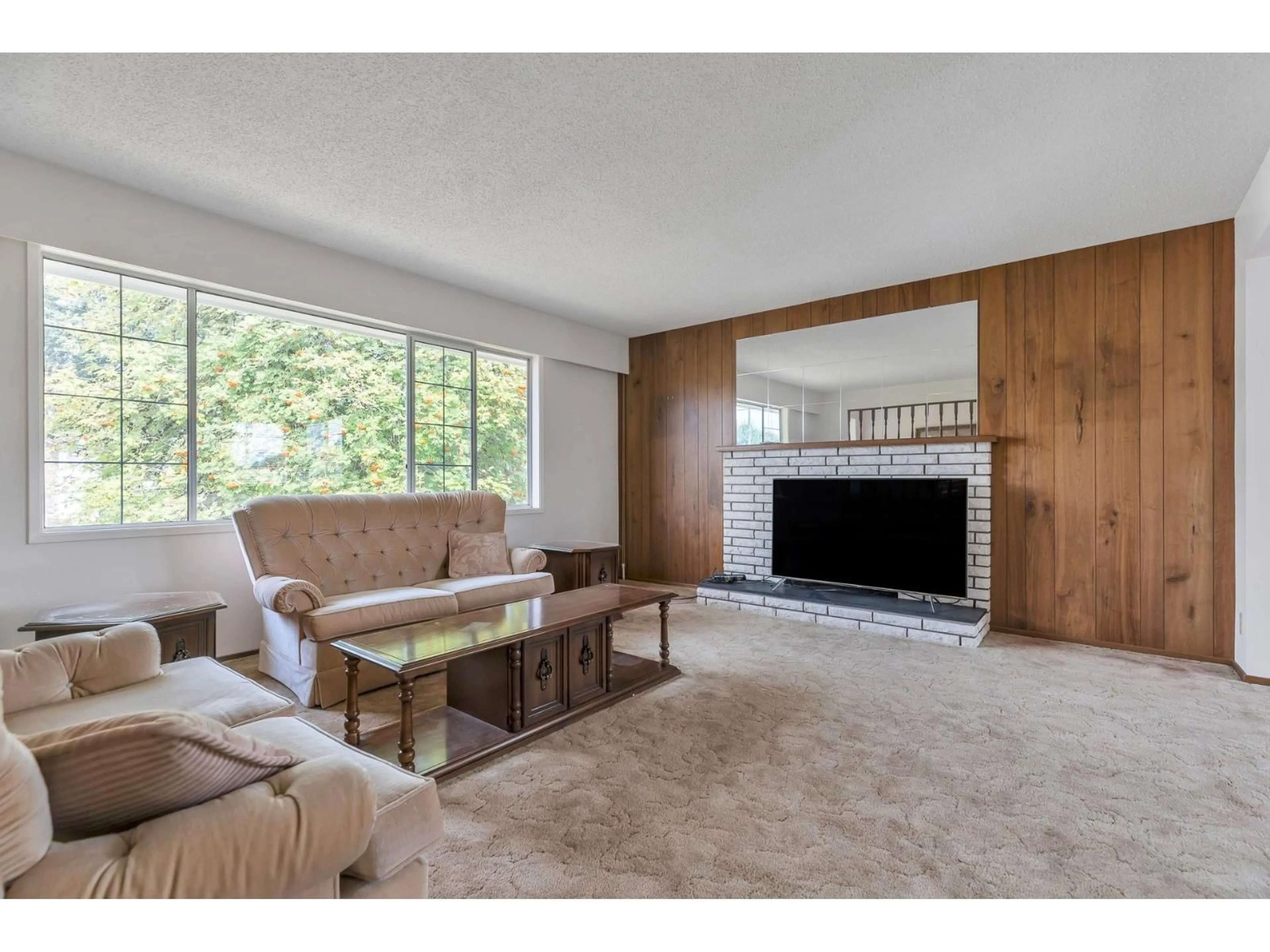 Living room with furniture, unknown for 32640 LONSDALE, Abbotsford British Columbia V2T1C6