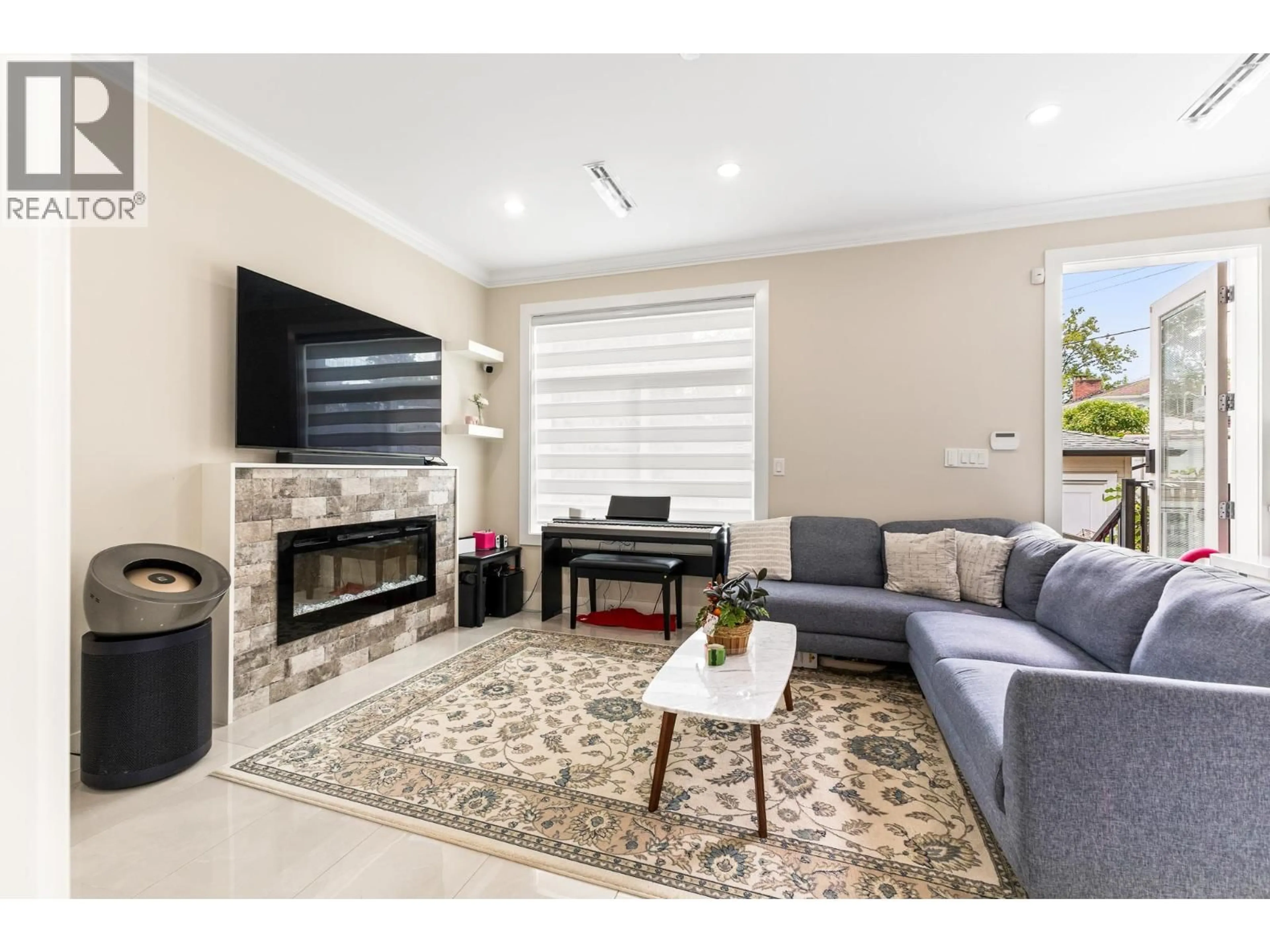 Living room with furniture, unknown for 2 - 2786 46TH AVENUE, Vancouver British Columbia V5S1A7