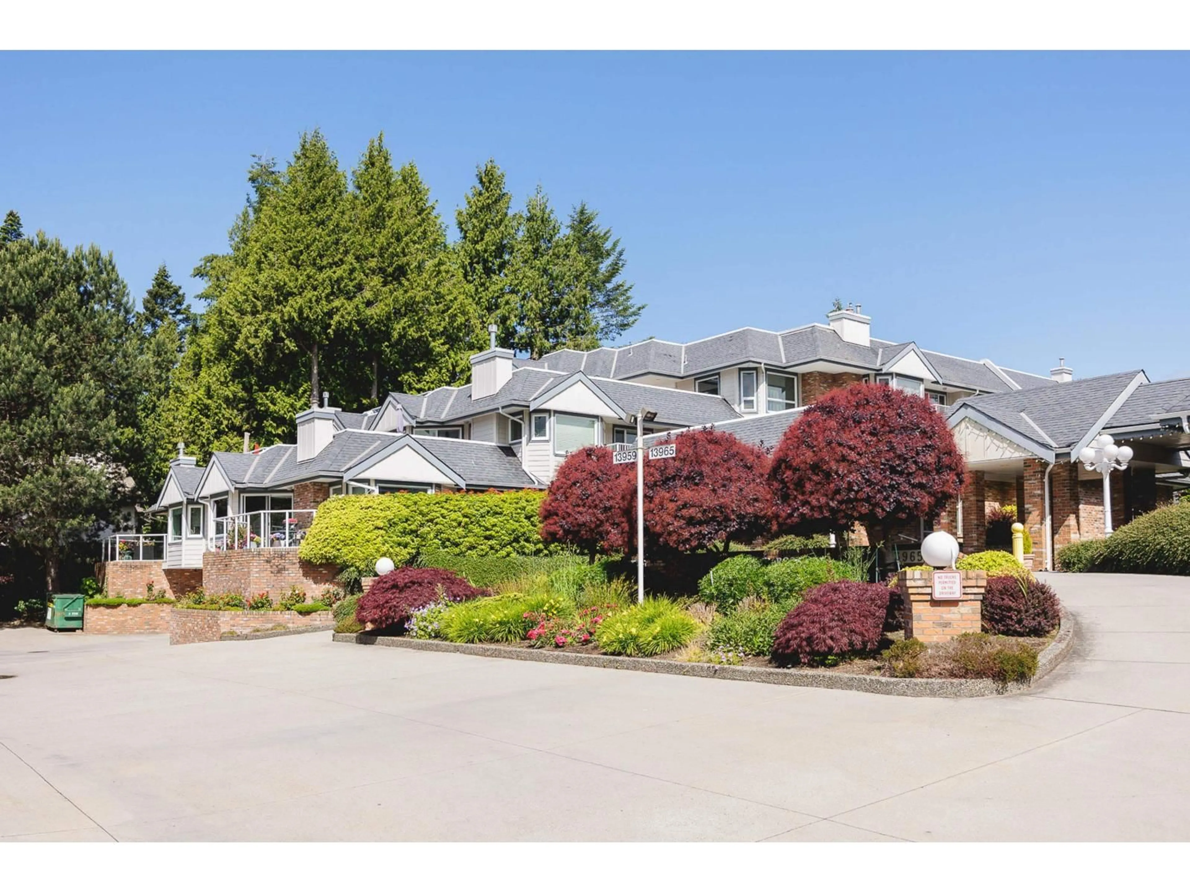 Unknown for 210 - 13959 16, Surrey British Columbia V4A1P8