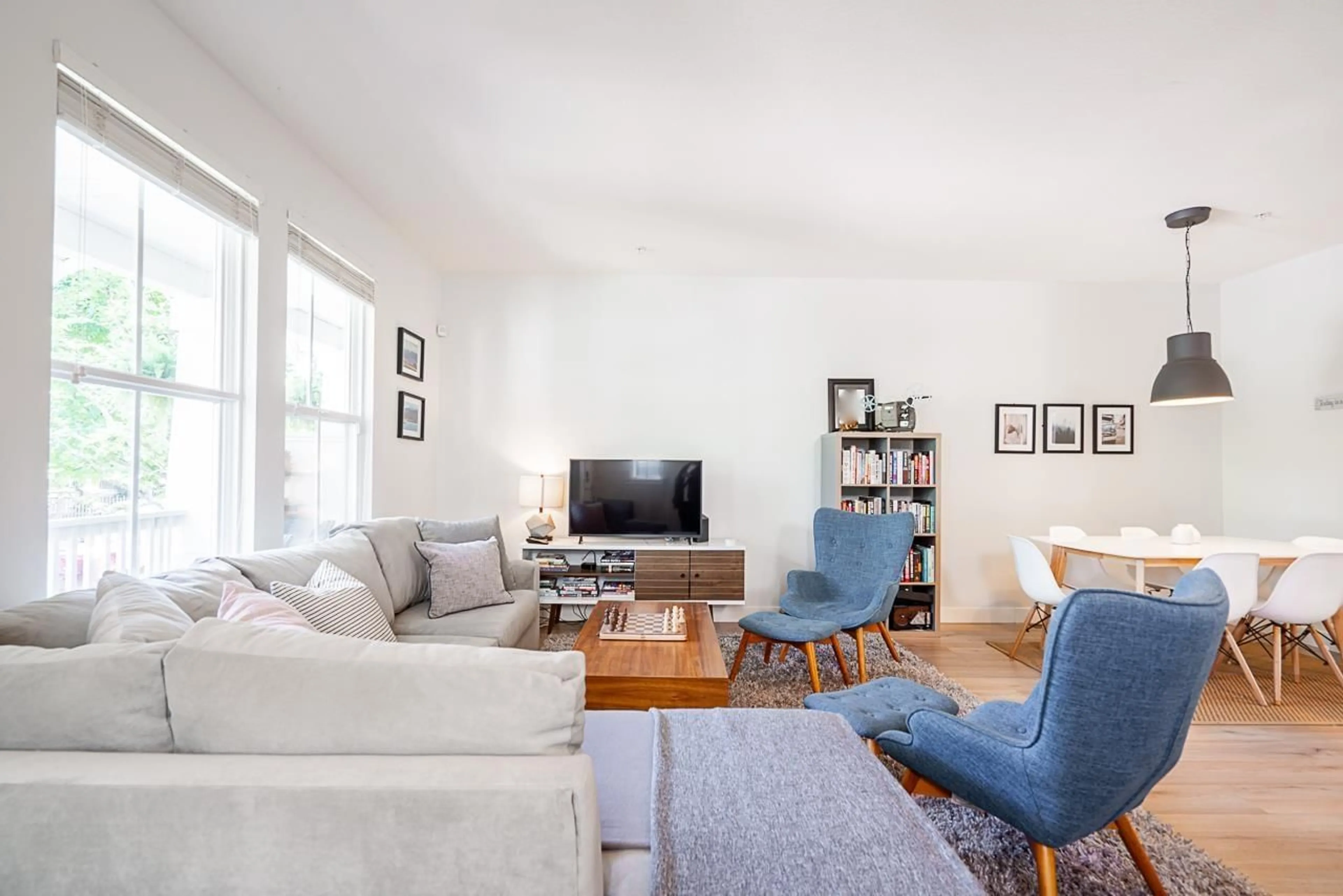 Living room with furniture, unknown for 22976 BILLY BROWN, Langley British Columbia V1M4G3
