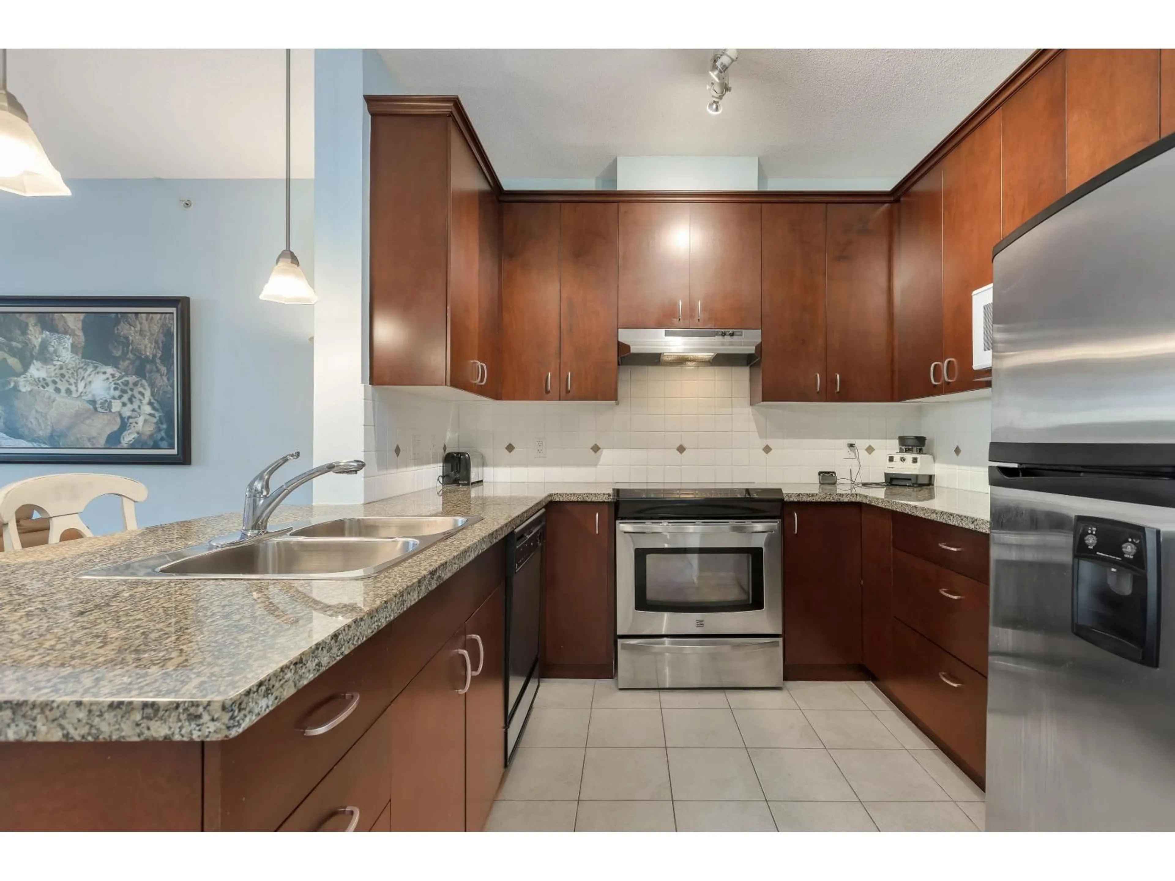 Standard kitchen, ceramic/tile floor for 107 - 1551 FOSTER, White Rock British Columbia V4B5M1