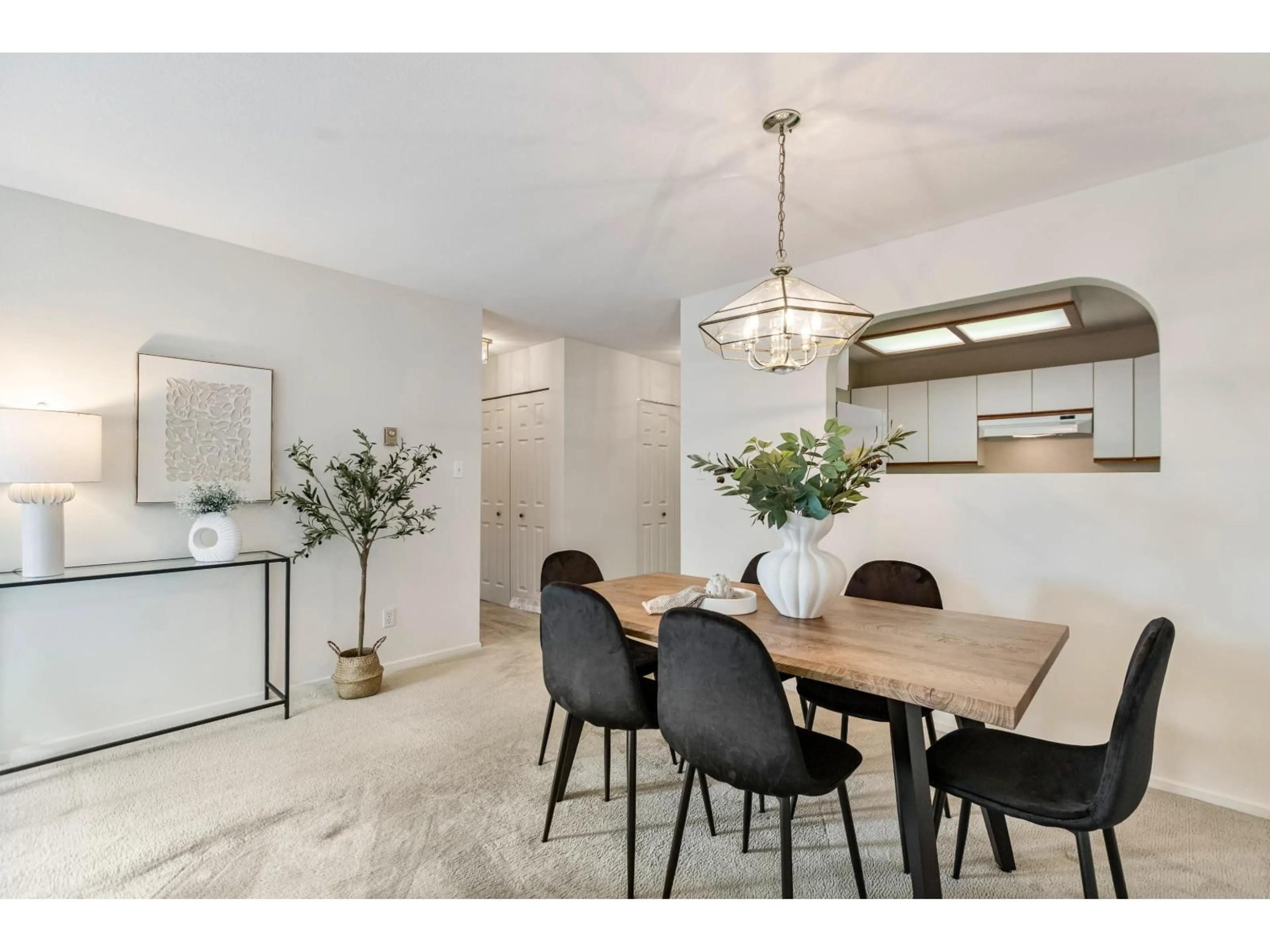 Dining room, unknown for 307 - 1273 MERKLIN, White Rock British Columbia V4B4B8