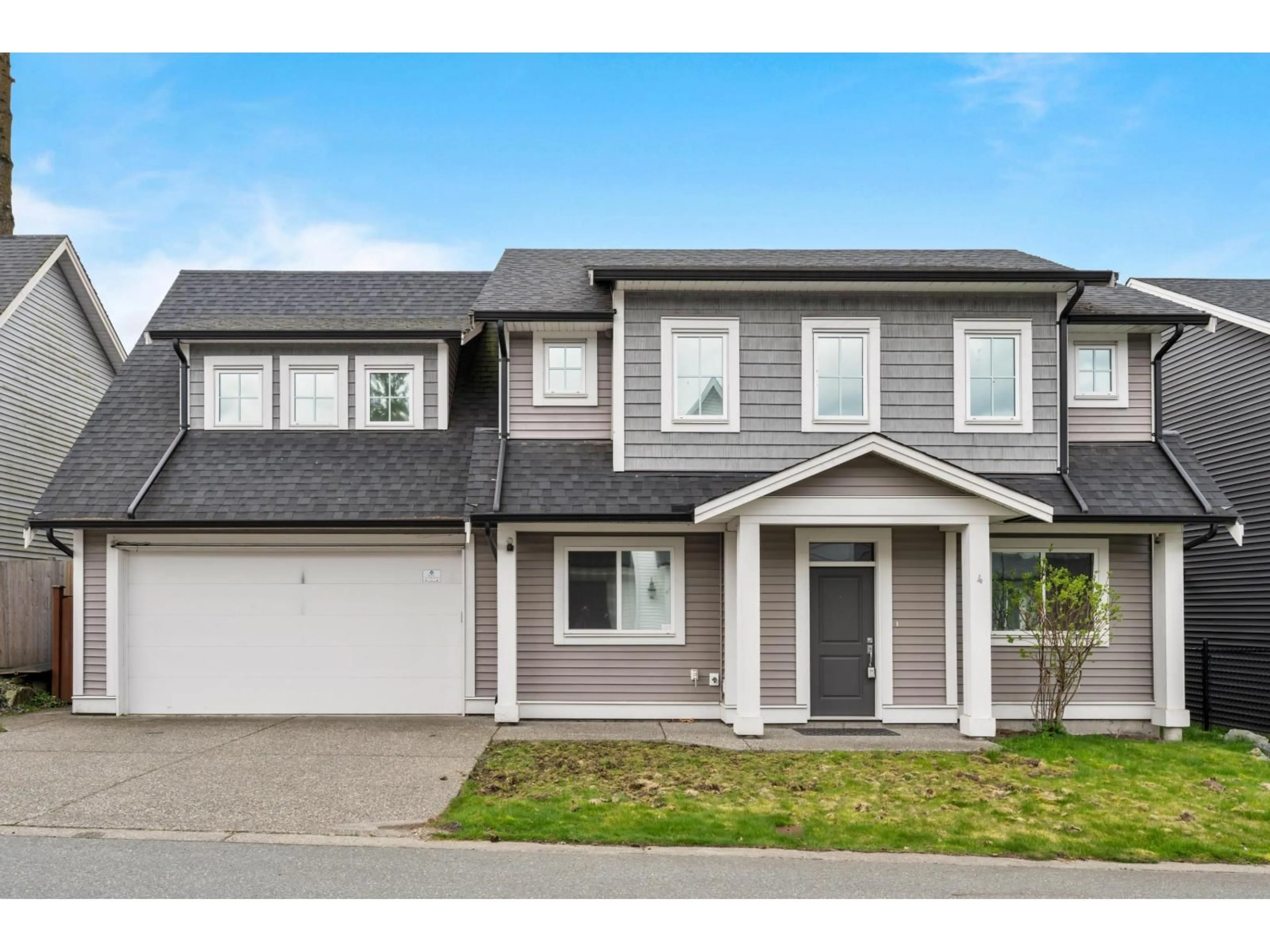 Home with vinyl exterior material, street for 4 - 33973 HAZELWOOD, Abbotsford British Columbia V2S0H8