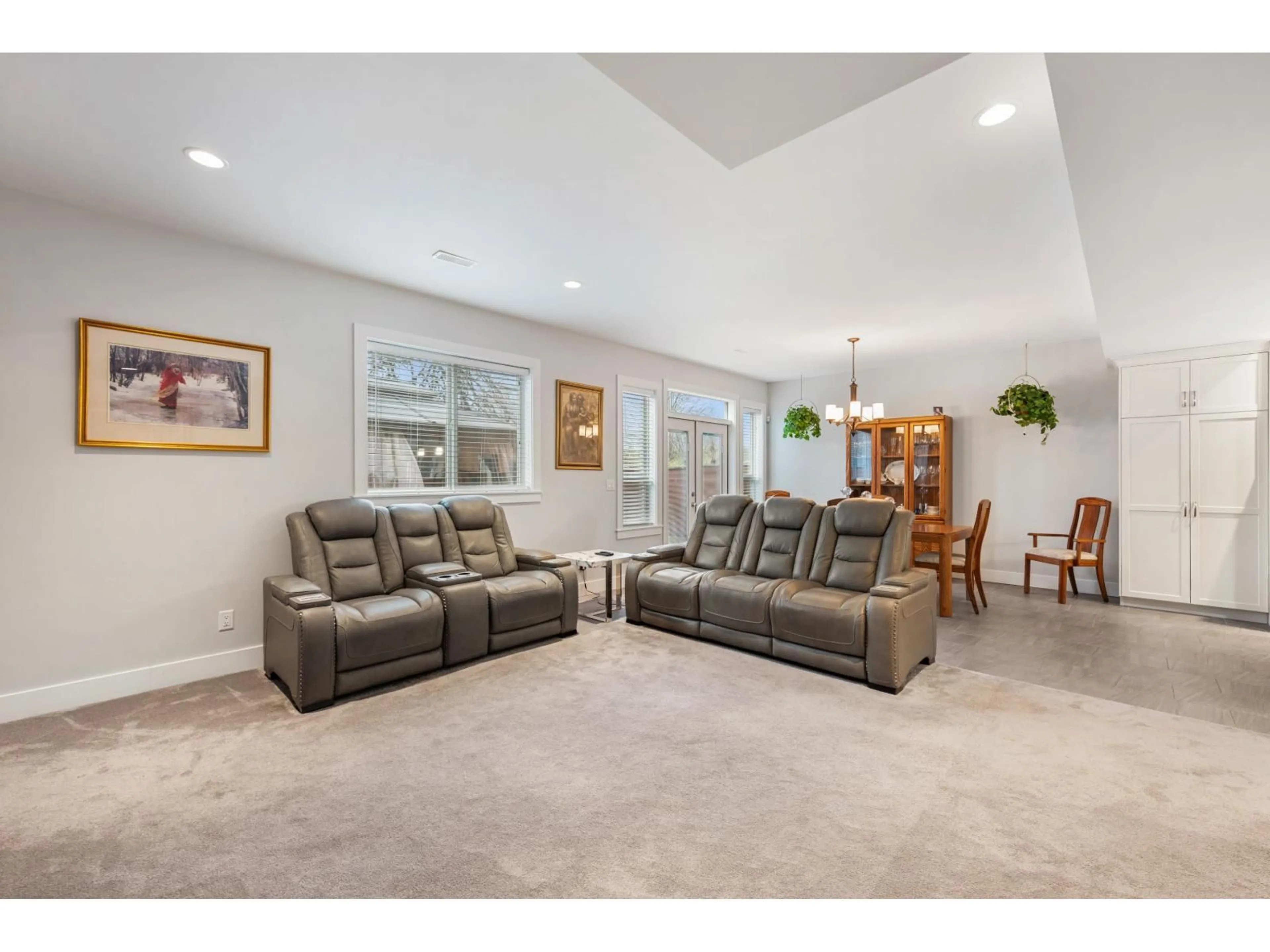 Living room with furniture, unknown for 4 - 33973 HAZELWOOD, Abbotsford British Columbia V2S0H8