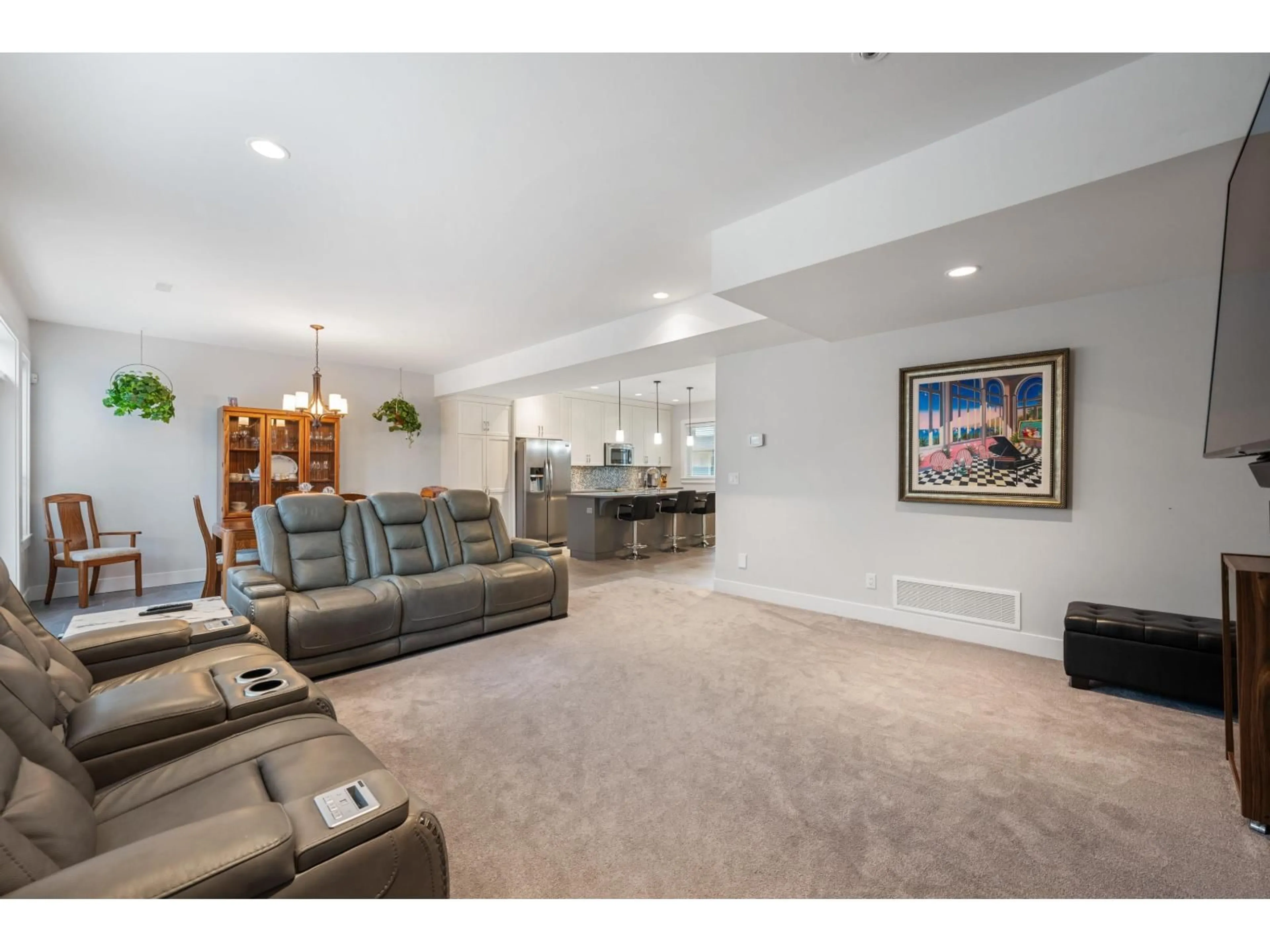 Living room with furniture, unknown for 4 - 33973 HAZELWOOD, Abbotsford British Columbia V2S0H8