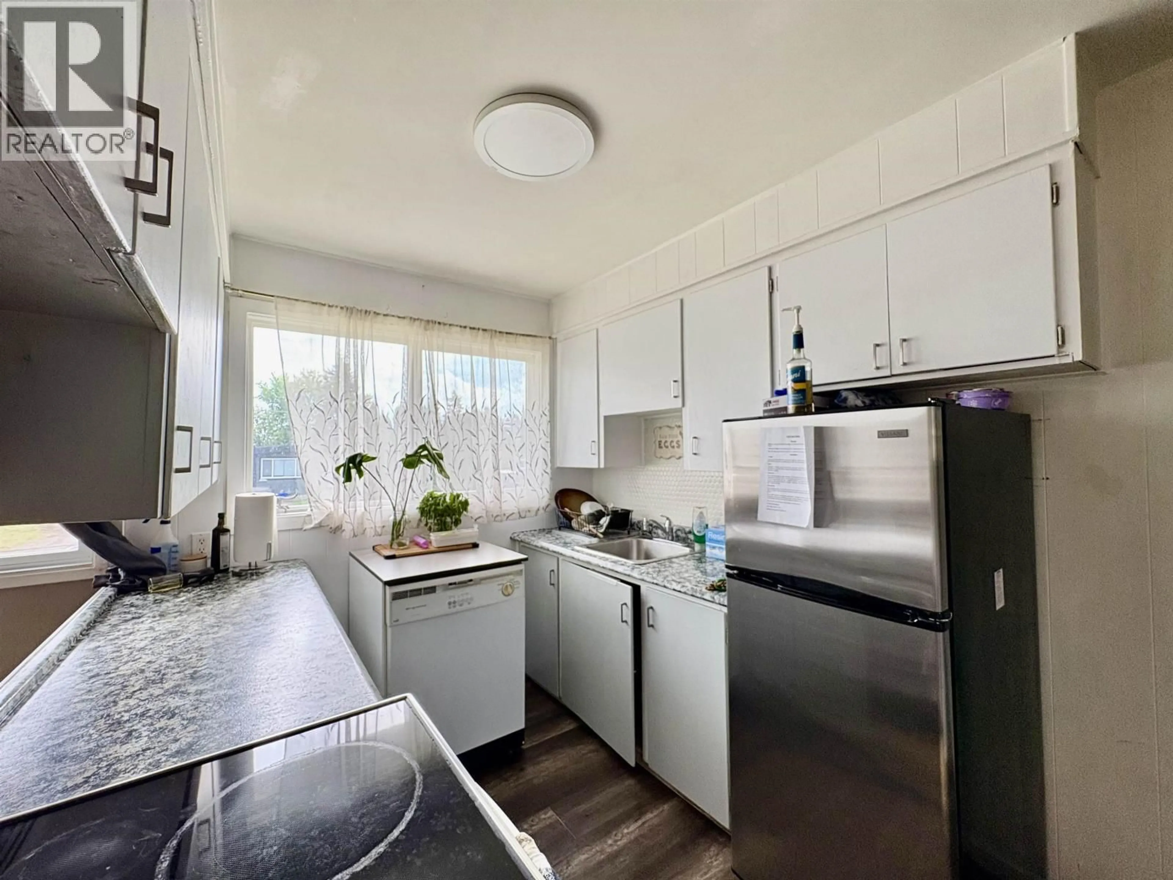 Standard kitchen, unknown for 893 DOUGLAS STREET, Prince George British Columbia V2M2M6